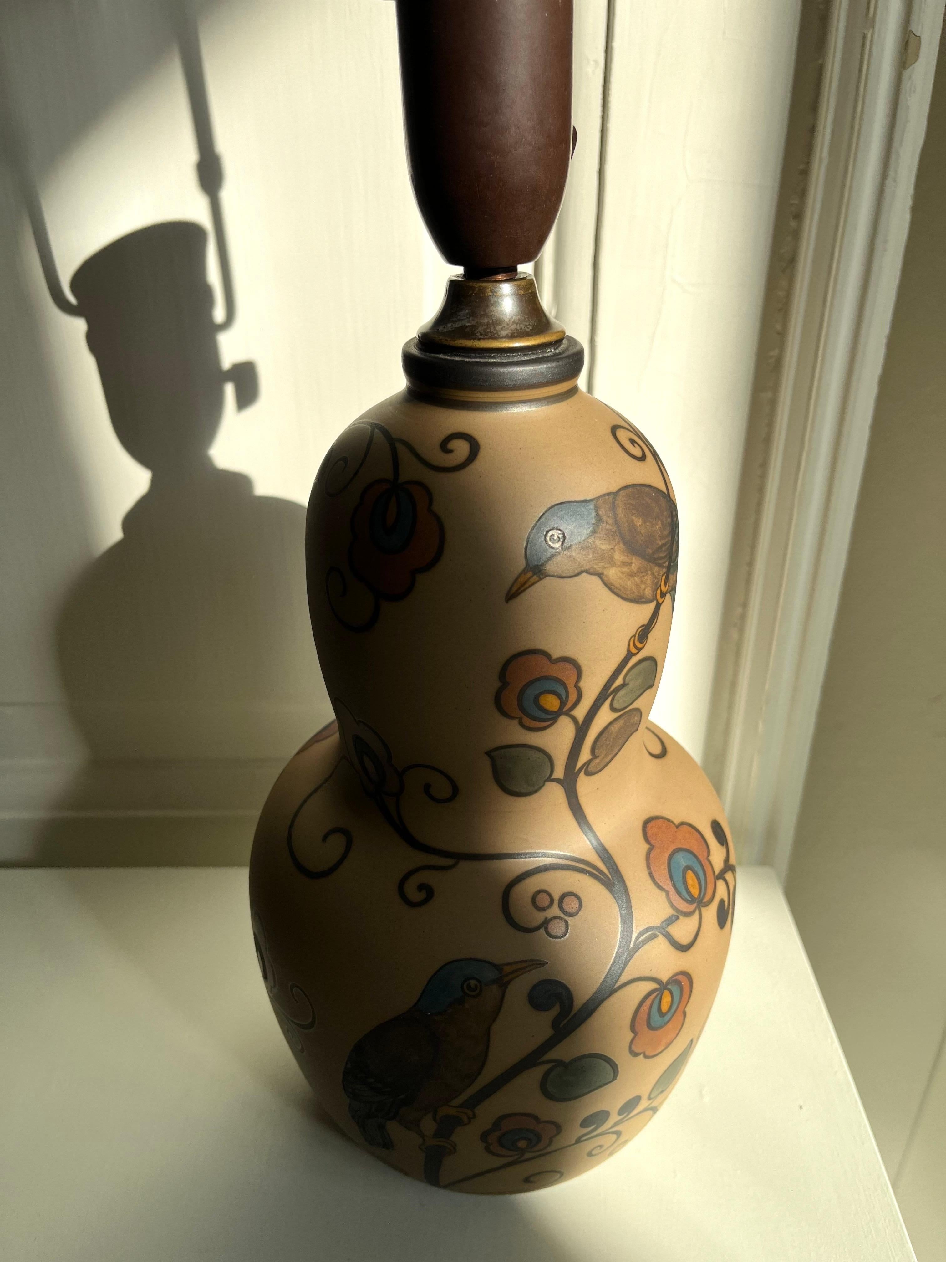 Lampe de table en céramique Art Nouveau décorée à la main par L. Hjorth, Danemark, années 1930 Bon état - En vente à Frederiksberg C, DK