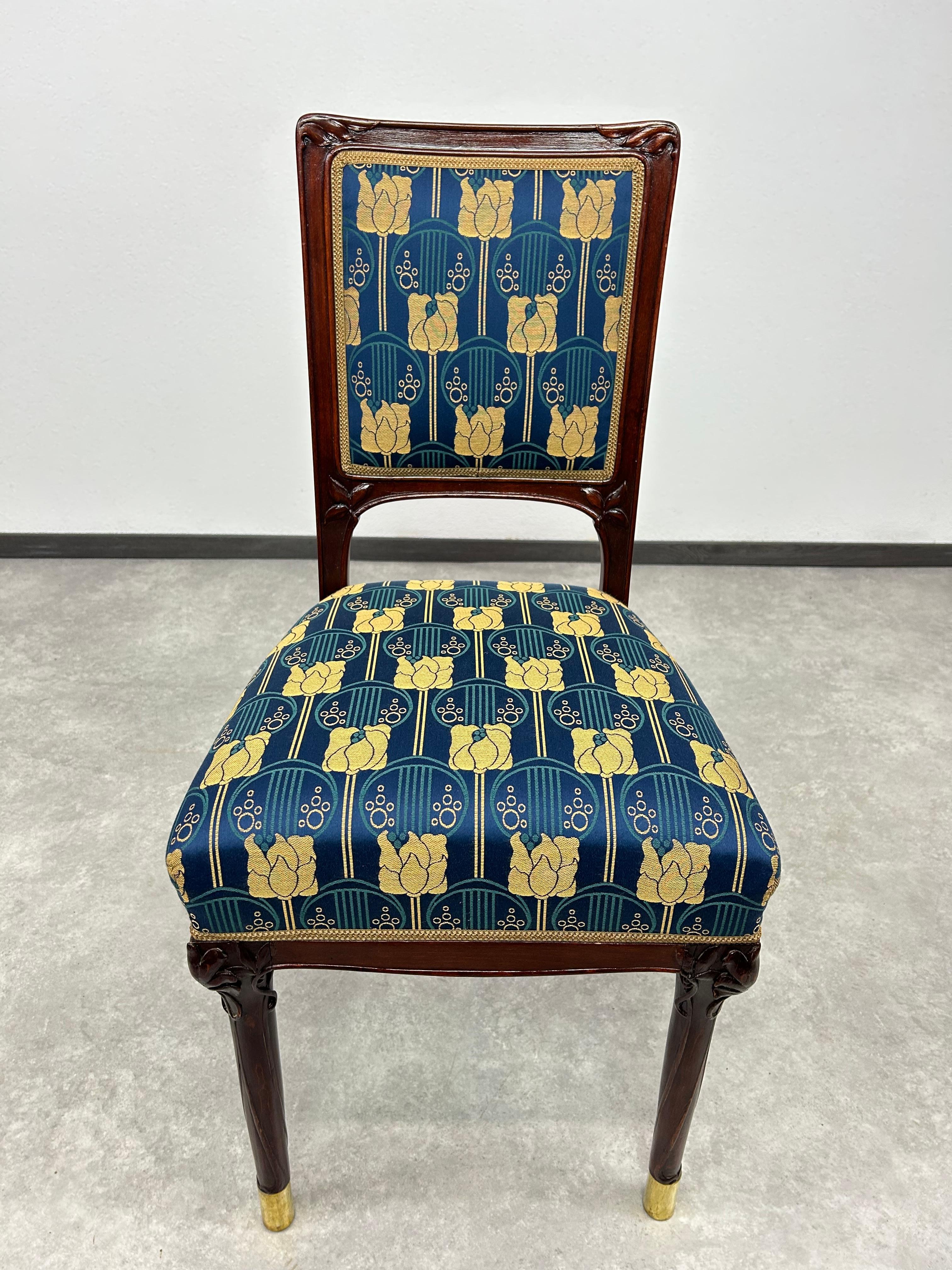 Art nouveau chair (Slowakisch) im Angebot