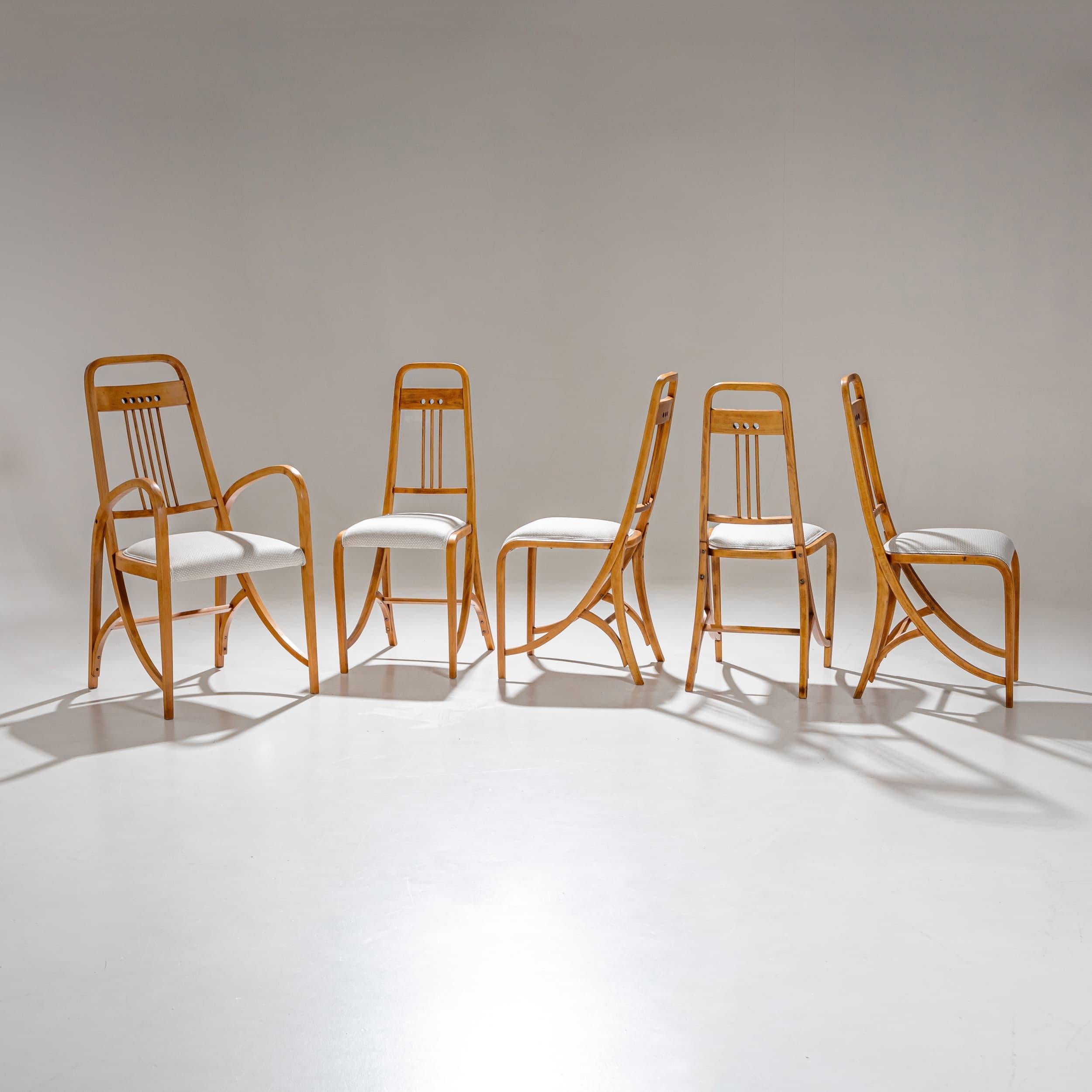 Set di dieci sedie (99,5 × 42 × 55 × 50 cm) e due poltrone (107 × 54 × 62 × 51 cm), modello 