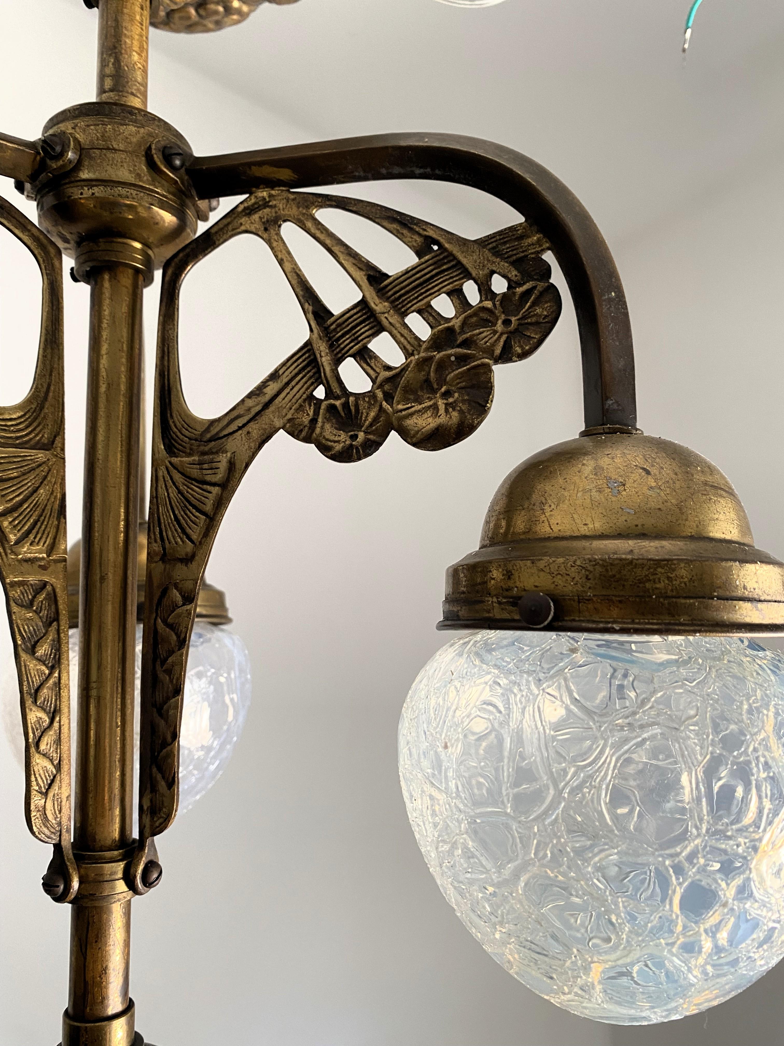 Art Nouveau Chandeier in Brass and Handblown opalescent glass, Austria ca.1910 For Sale 1