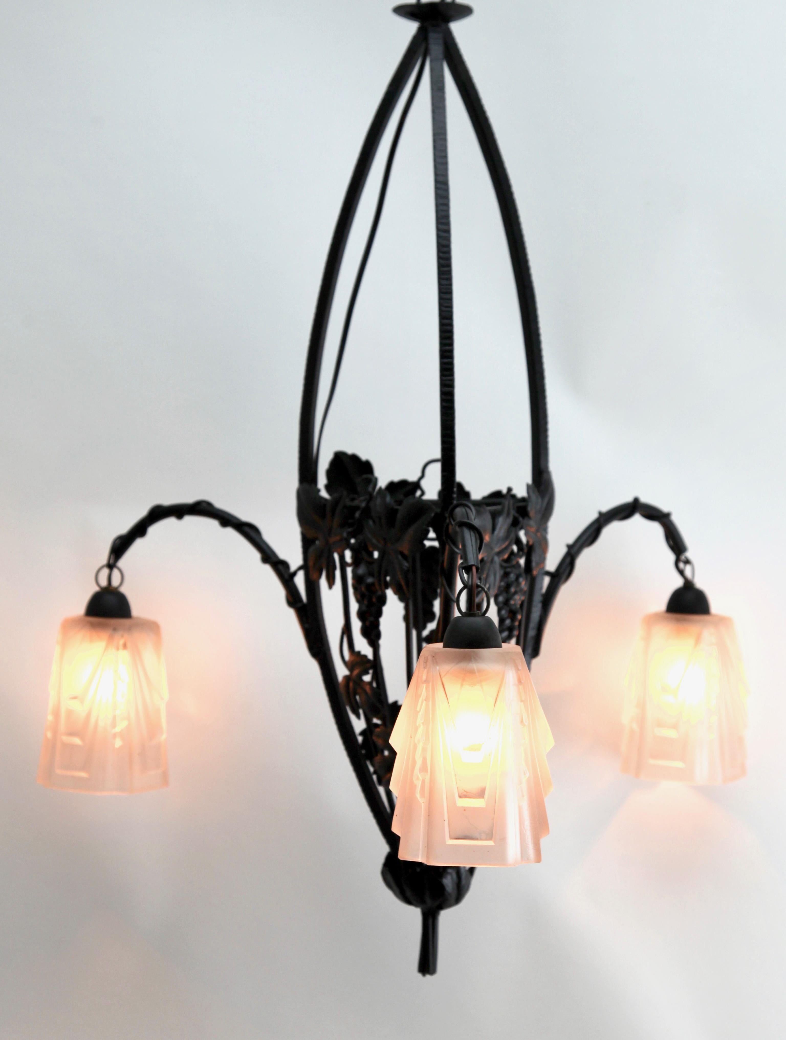 French Art Nouveau Chandelier by Muller Freres Luneville, Schades Are Signed, 1900s For Sale