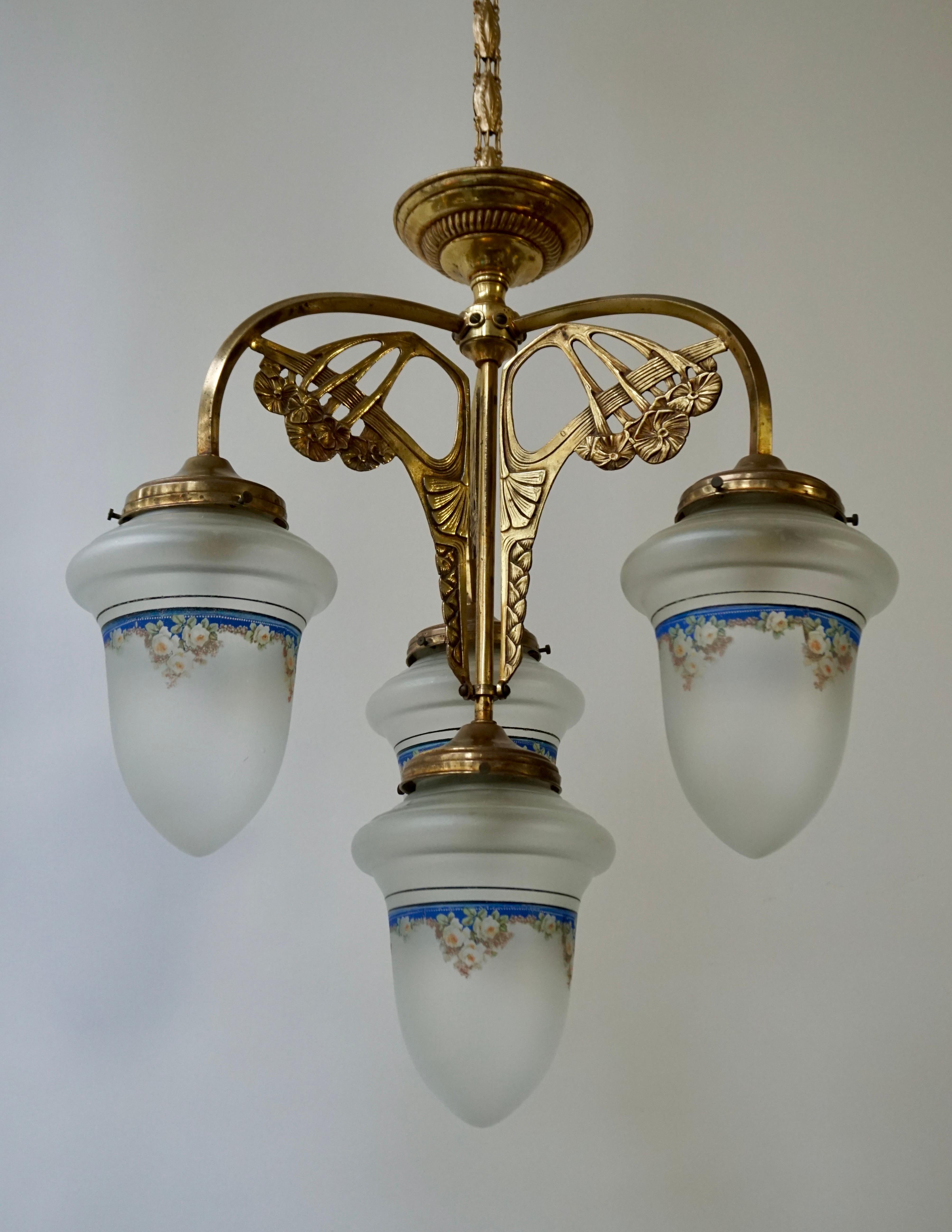 Art Nouveau Chandelier in Painted Glass and Brass For Sale 1
