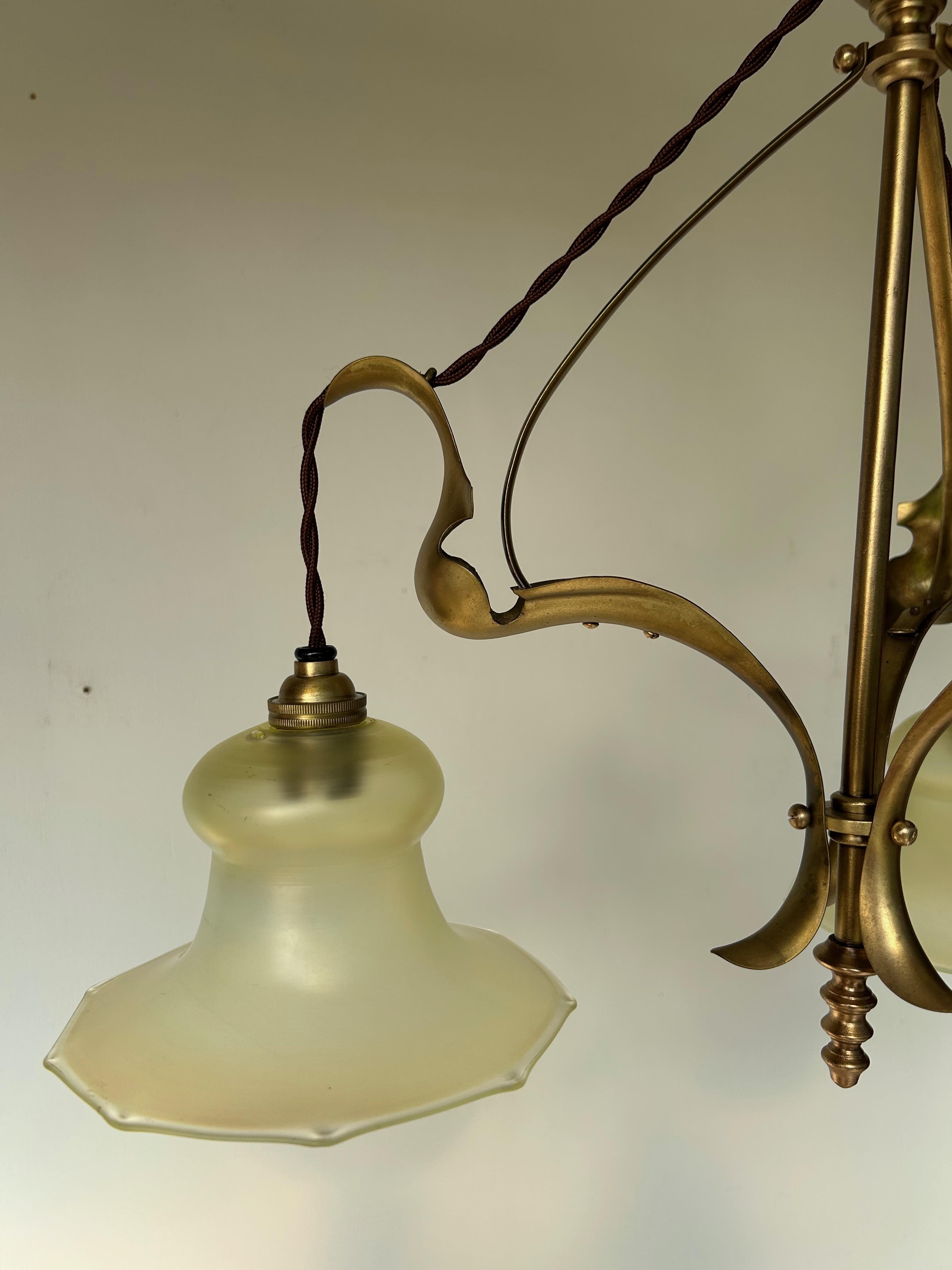 Araña Art Nouveau de estilo W.A.S. Benson Latón en venta