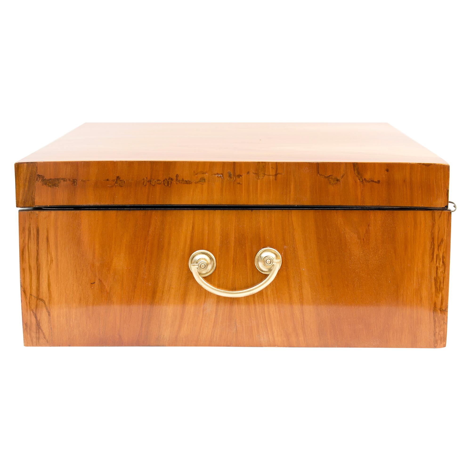 Tedesco Scrigno in legno di ciliegio Art Nouveau in vendita
