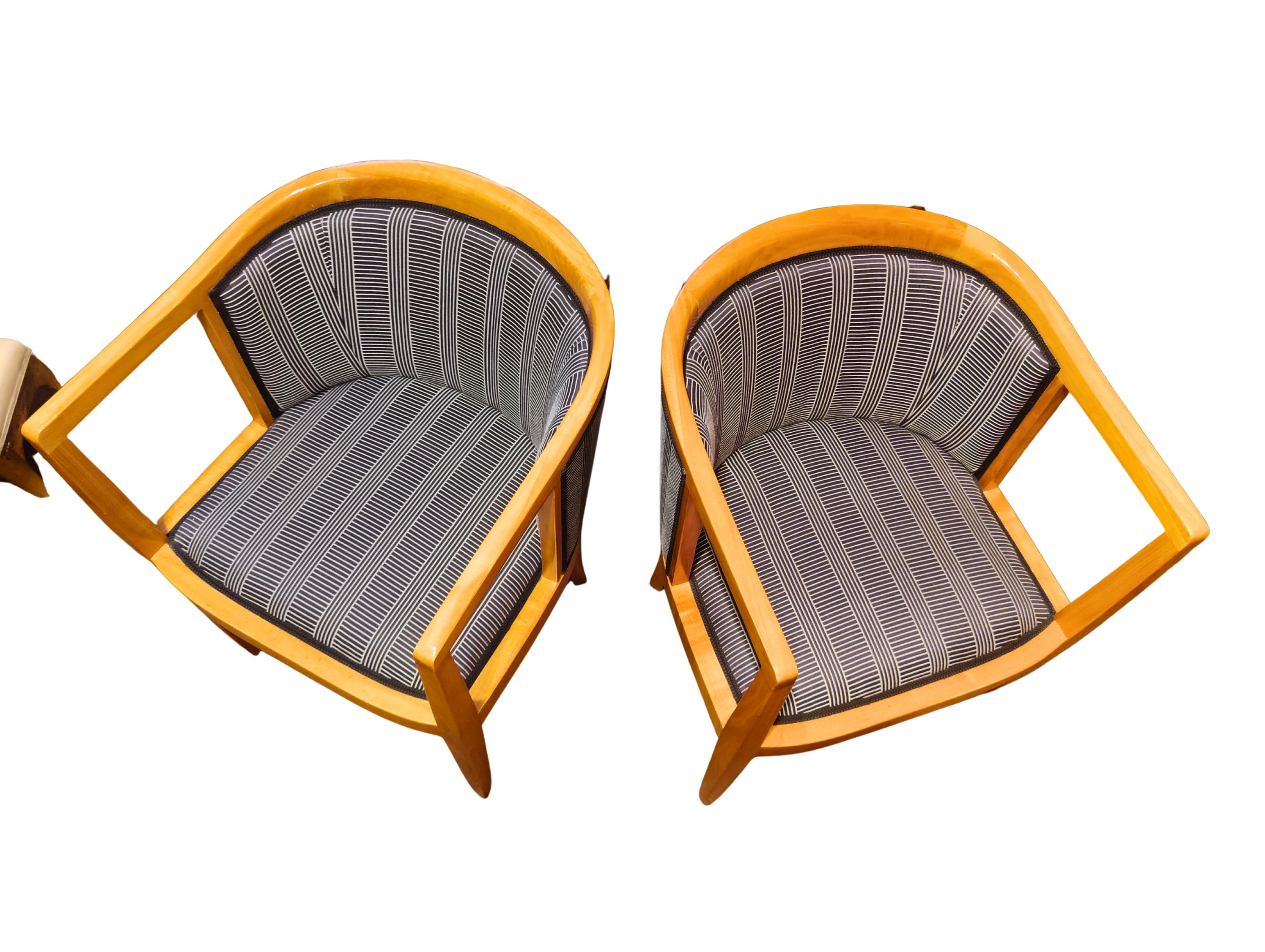 Pair of Art Nouveau Solid Cherrywood Armchairs, circa 1905 principios del siglo XX en venta