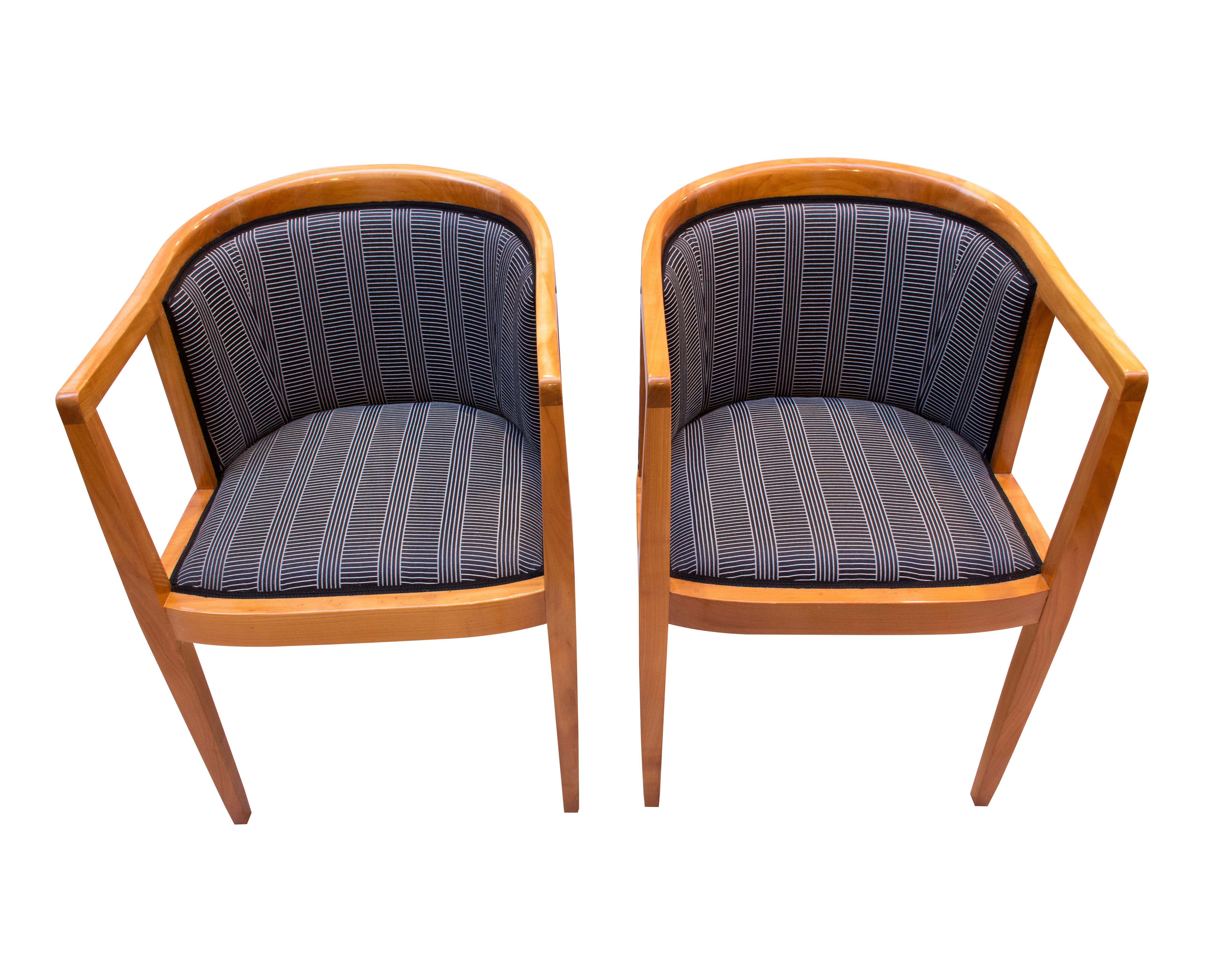 Art Nouveau Cherrywood Pair of Bergere / Armchair In Good Condition For Sale In Darmstadt, DE