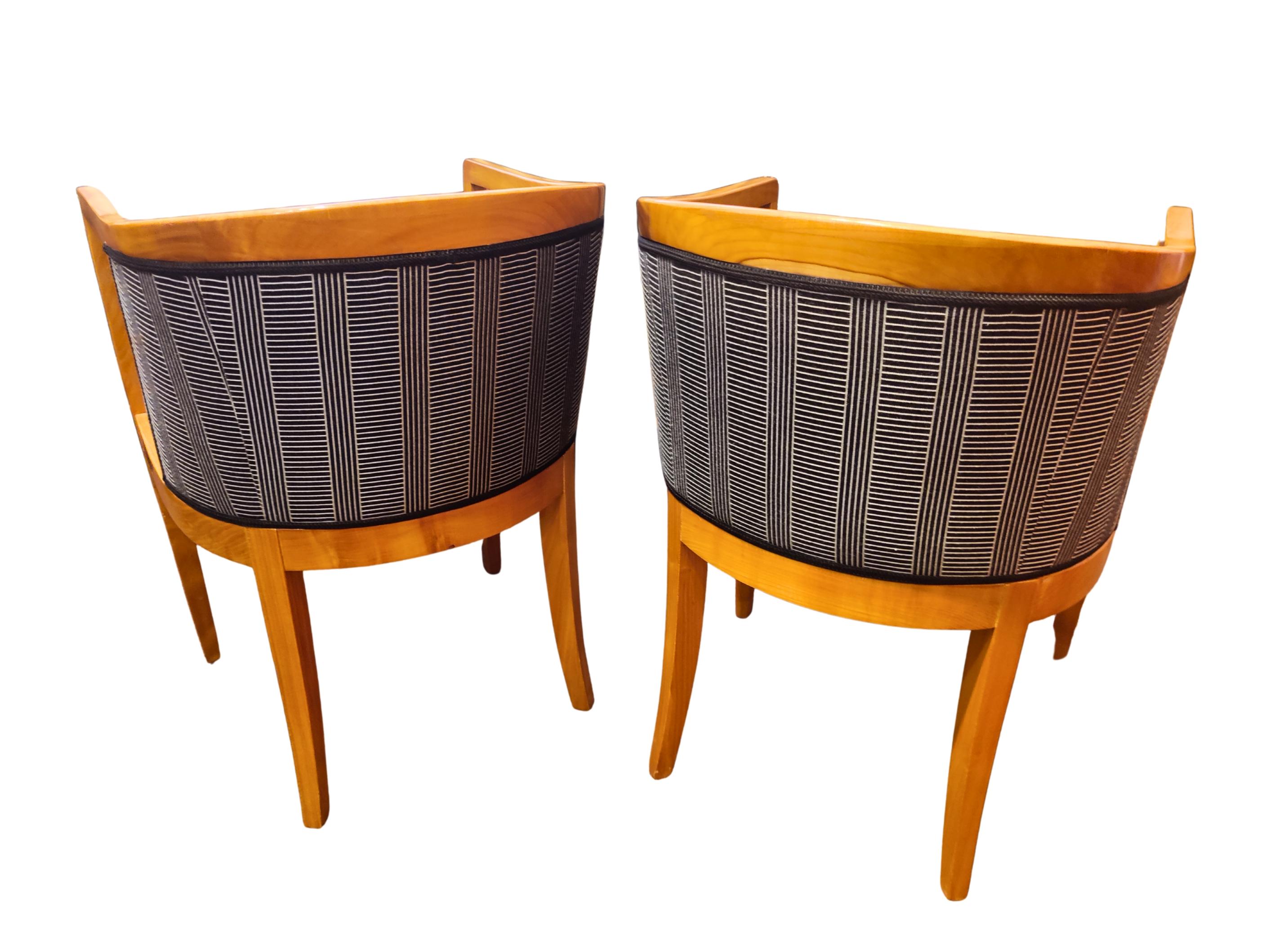 Pair of Art Nouveau Solid Cherrywood Armchairs, circa 1905 Alemán en venta