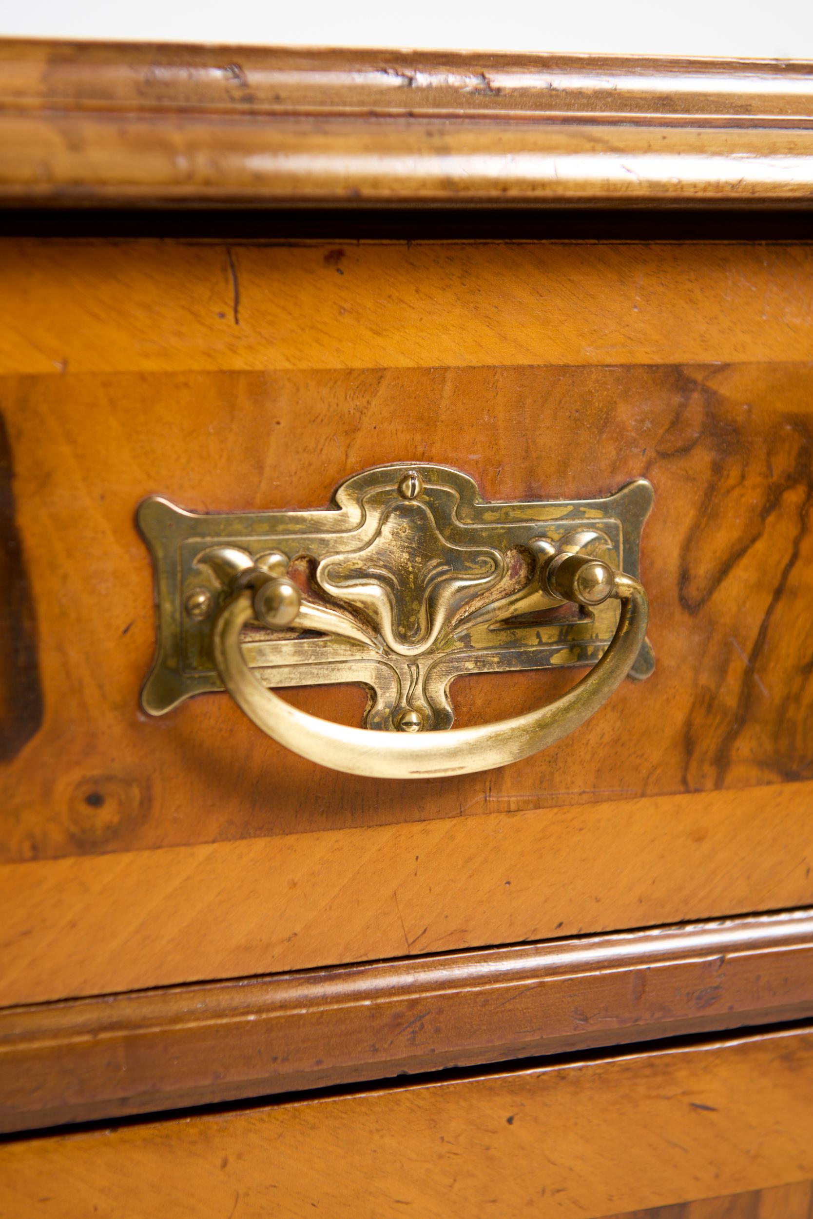 Début du 20ème siècle Commode Art Nouveau en vente