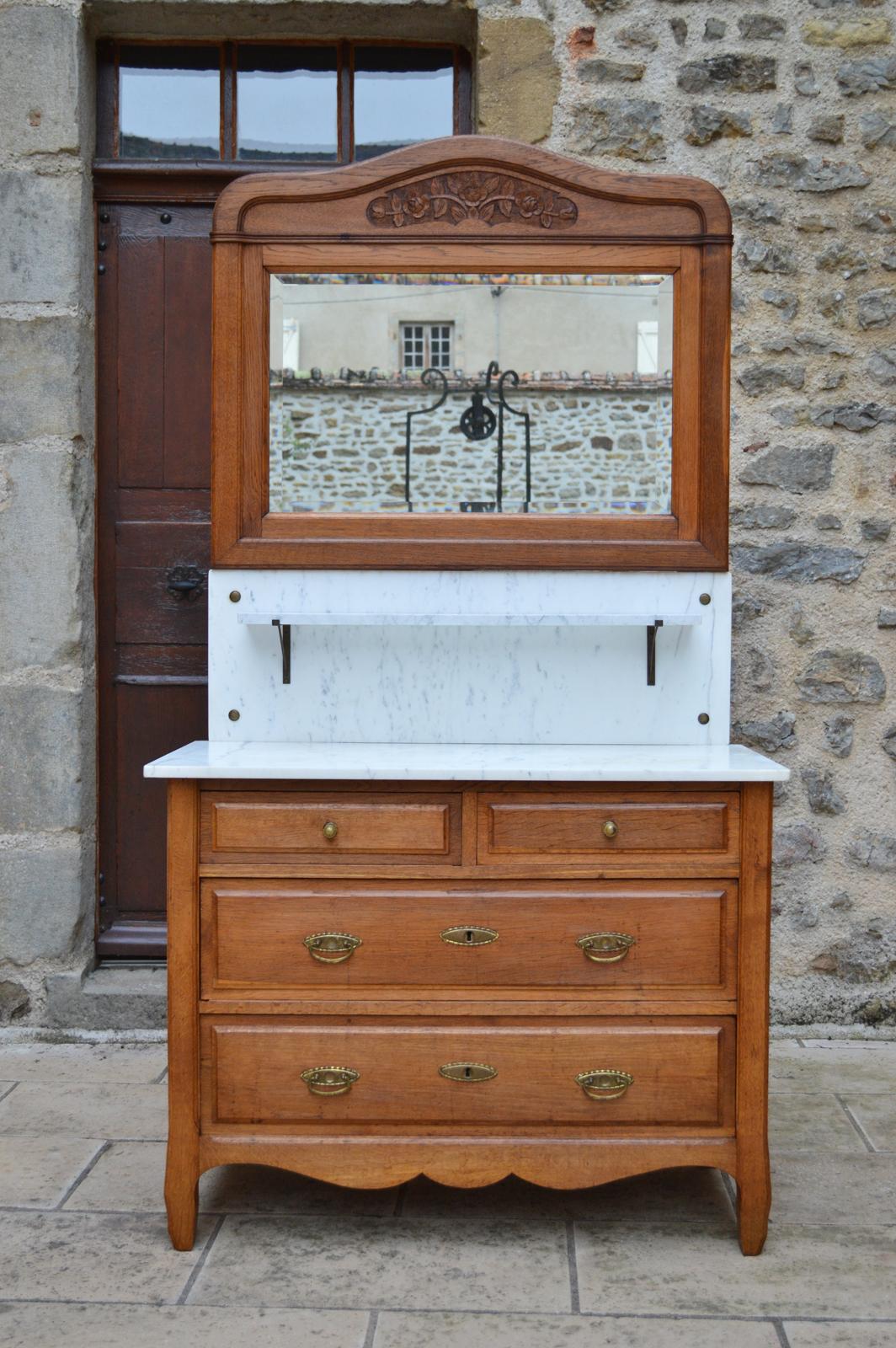 French Art Nouveau Chest of Drawers in Carved Oak, France, circa 1910 For Sale