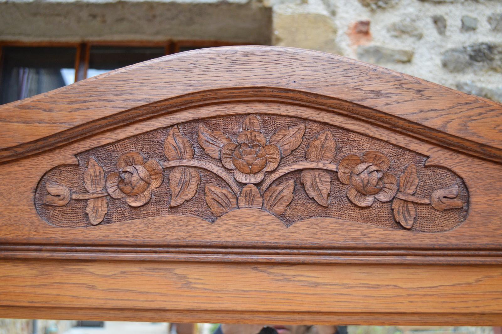 Art Nouveau Chest of Drawers in Carved Oak, France, circa 1910 For Sale 1