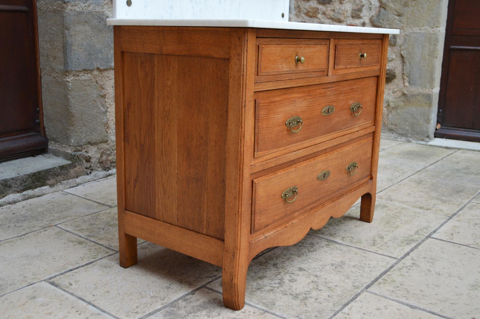 Art Nouveau Chest of Drawers in Carved Oak, France, circa 1910 For Sale 6