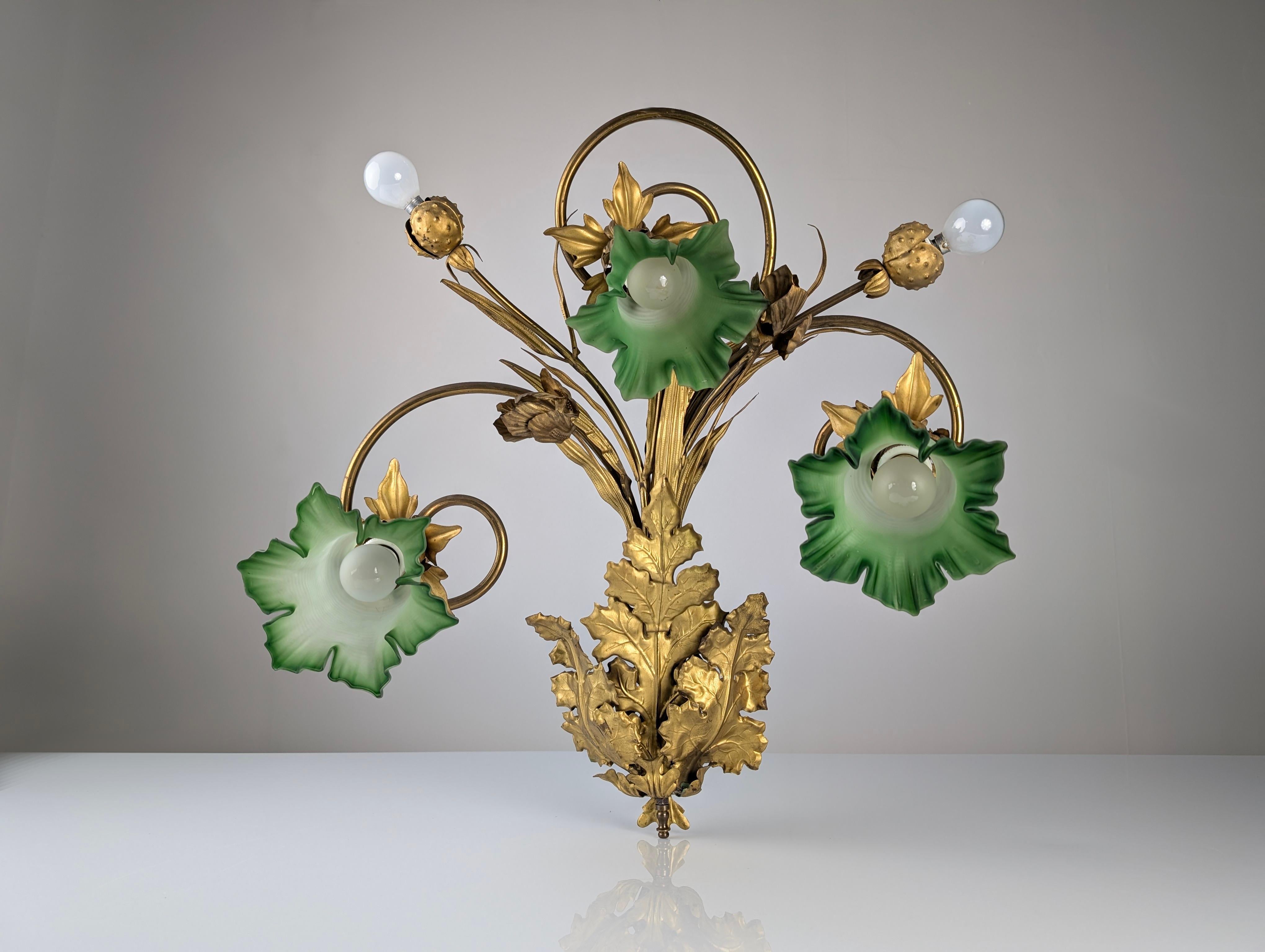 Art Nouveau Chestnut Leaf and Green Glass Sconce, 1900s For Sale 7