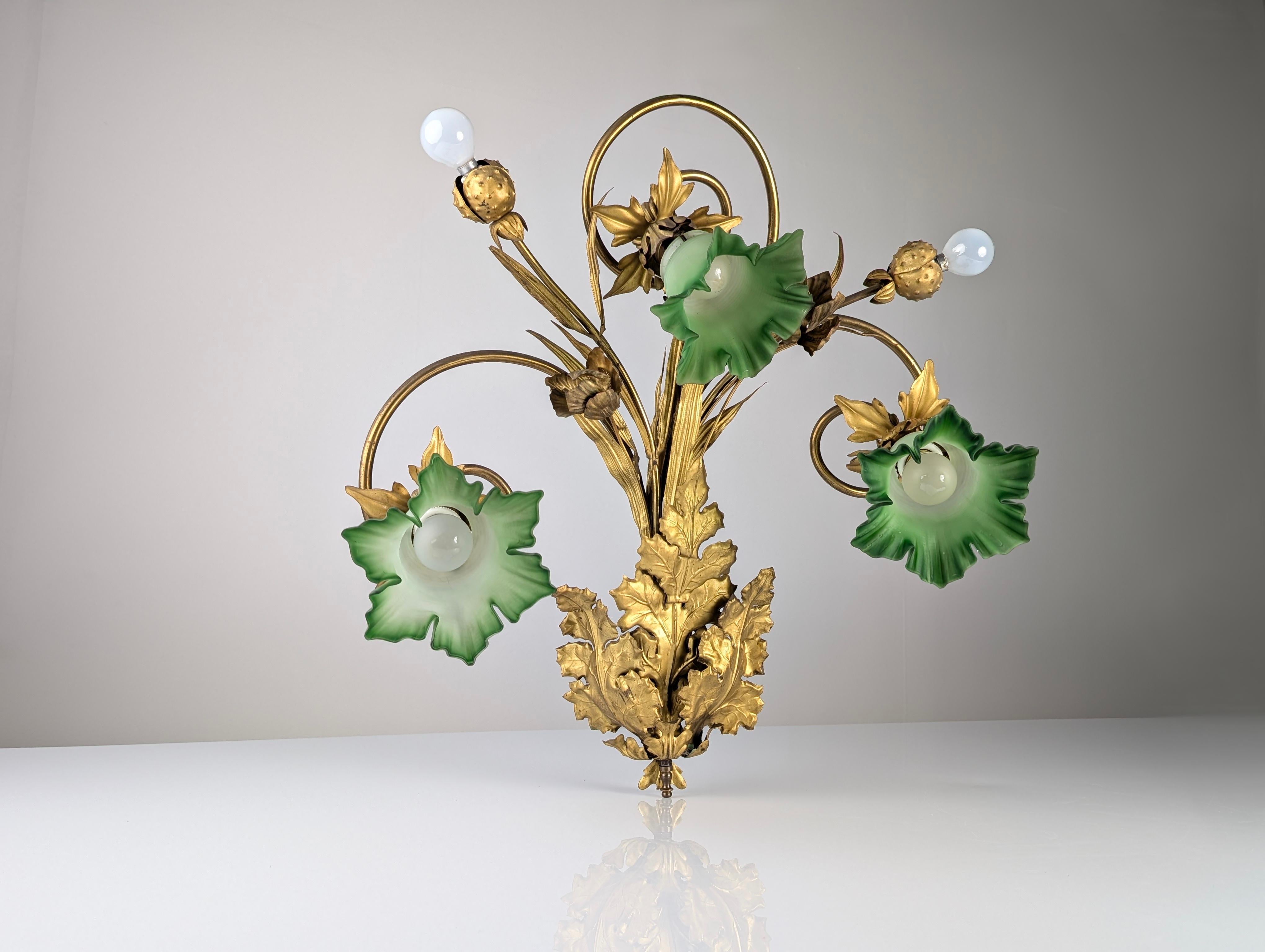 French Art Nouveau Chestnut Leaf and Green Glass Sconce, 1900s For Sale