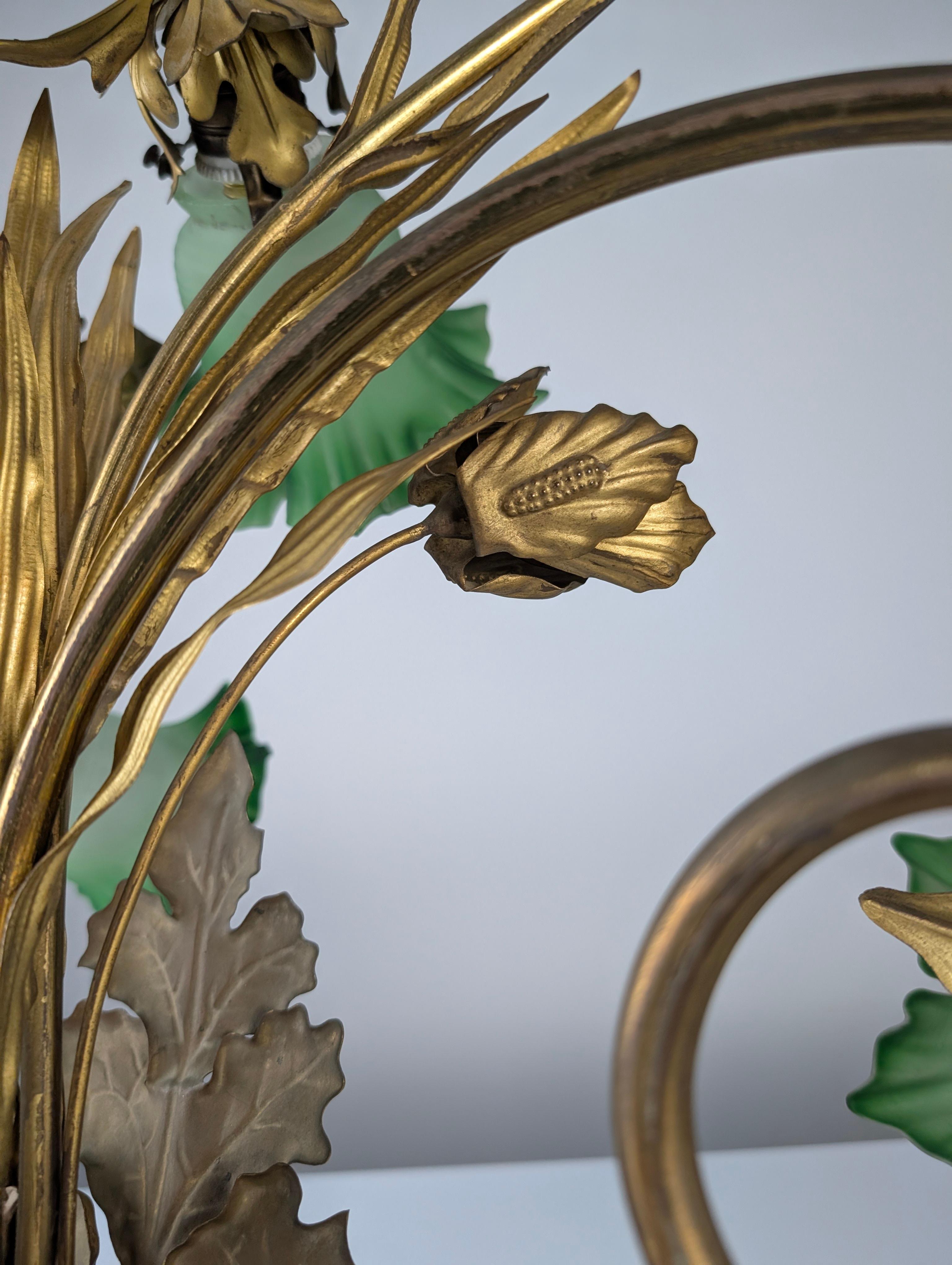 Art Nouveau Chestnut Leaf and Green Glass Sconce, 1900s In Good Condition For Sale In Benalmadena, ES