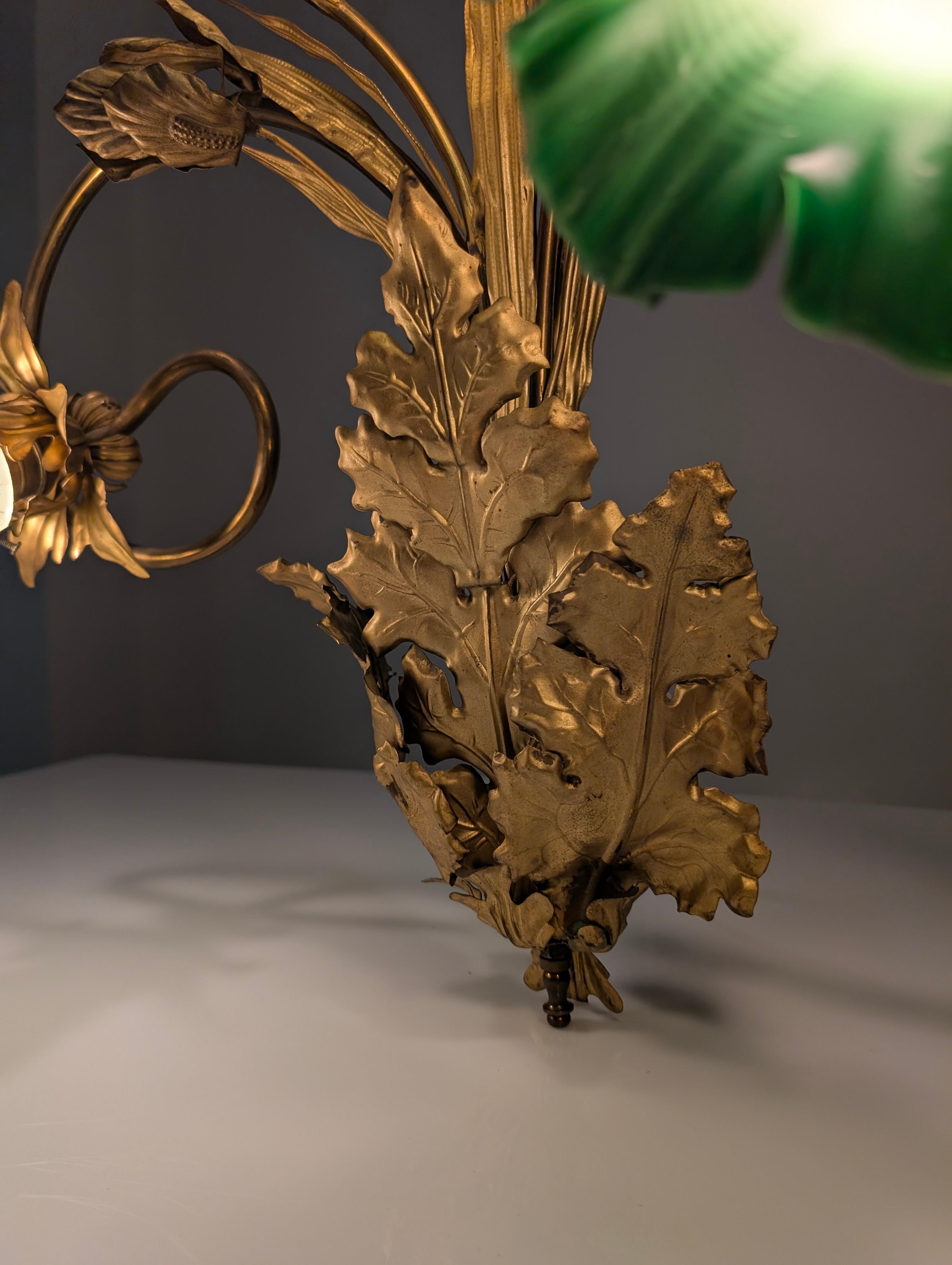 Early 20th Century Art Nouveau Chestnut Leaf and Green Glass Sconce, 1900s For Sale