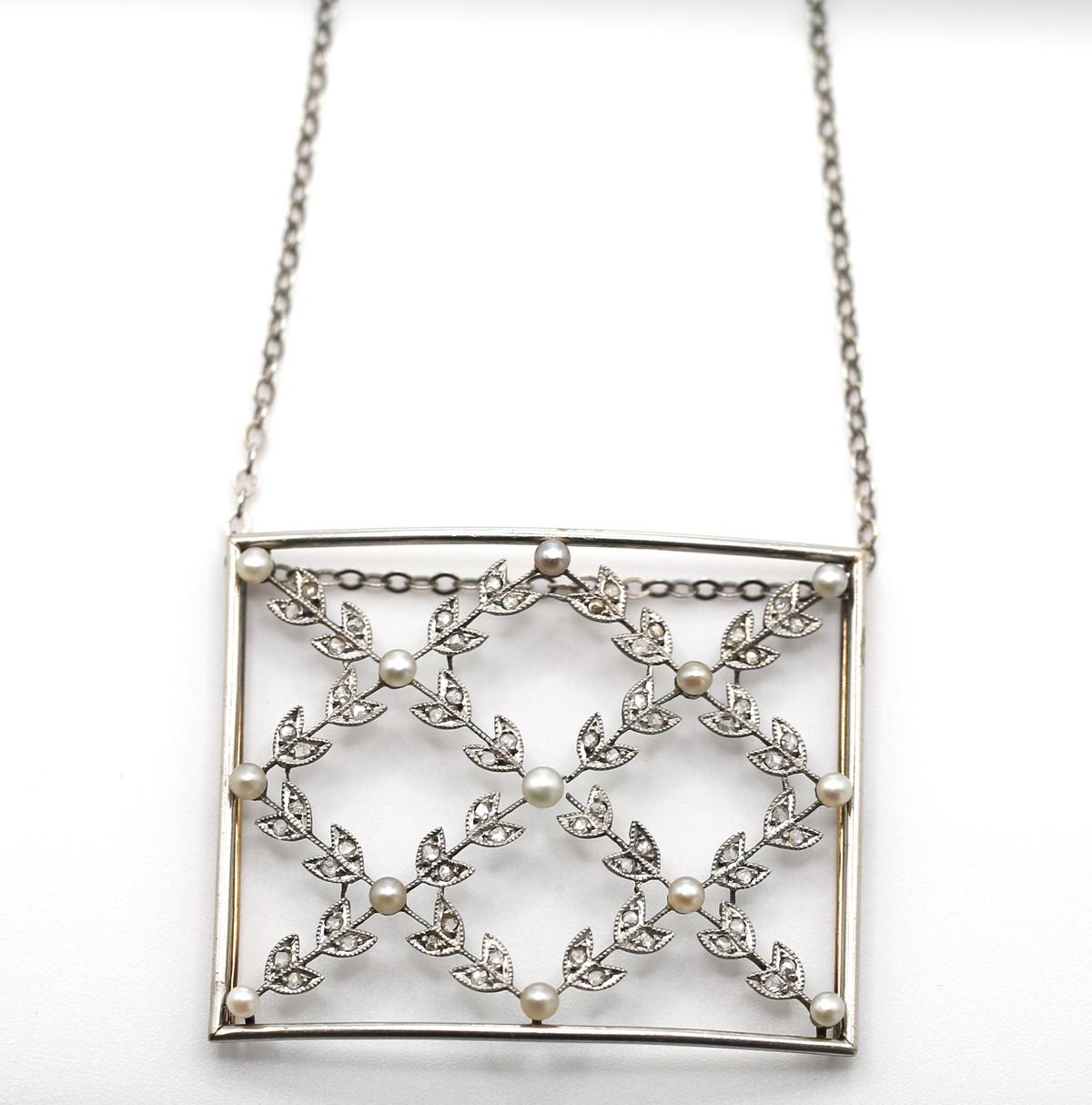 Ciondolo a girocollo Art Nouveau Perle naturali Diamanti Mine, 1925 In condizioni buone in vendita a Herzelia, Tel Aviv
