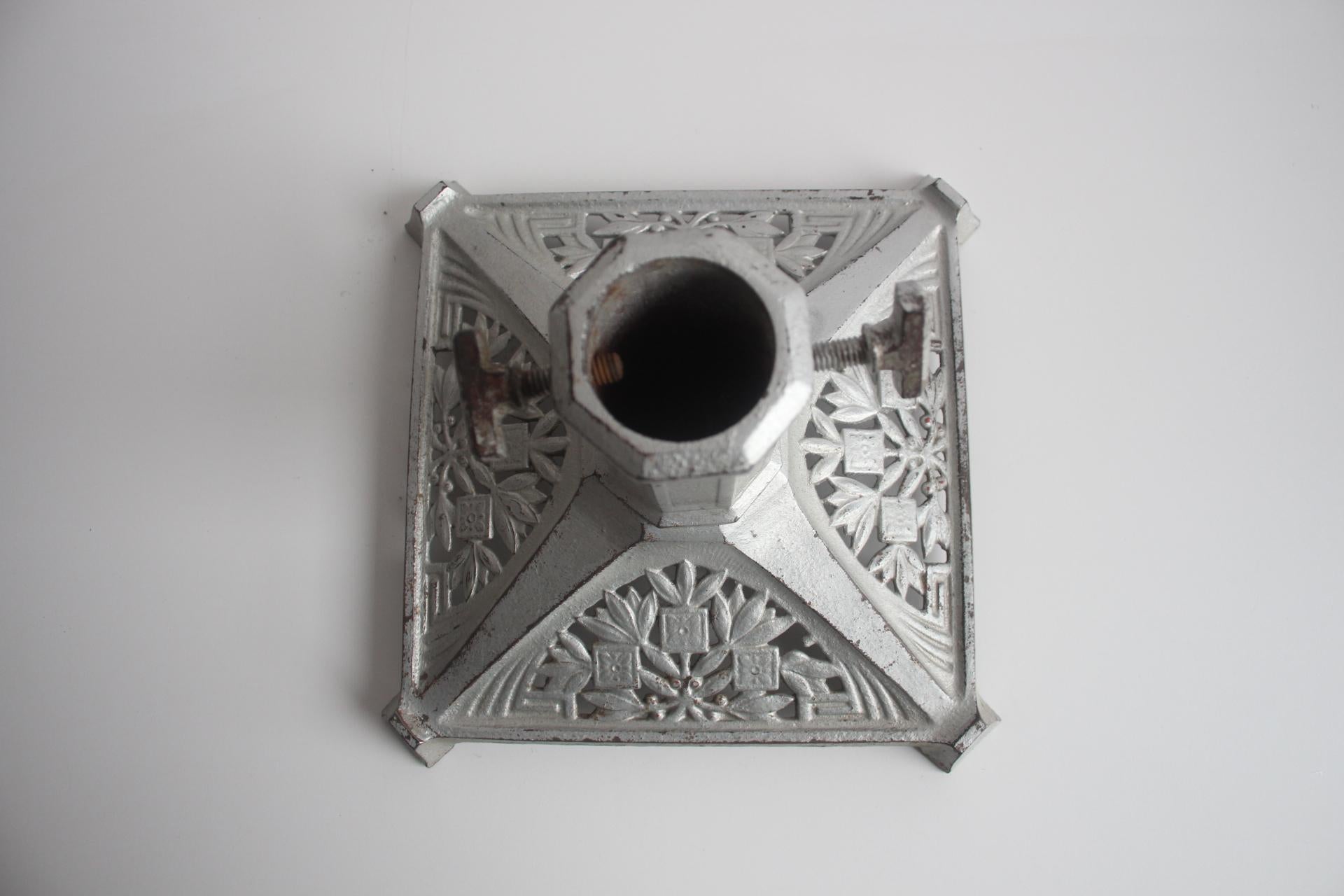 Soporte Art Nouveau para árbol de Navidad, años 1910. en Bueno estado para la venta en Praha, CZ