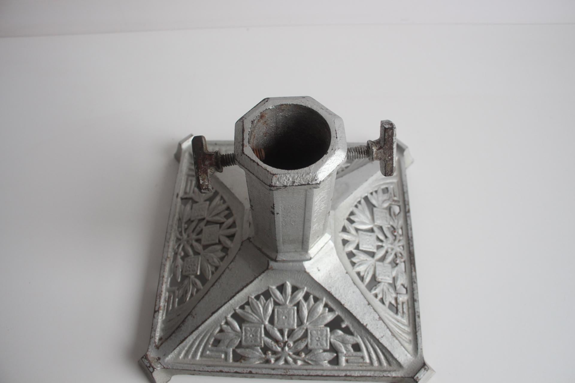 Soporte Art Nouveau para árbol de Navidad, años 1910. en venta 1