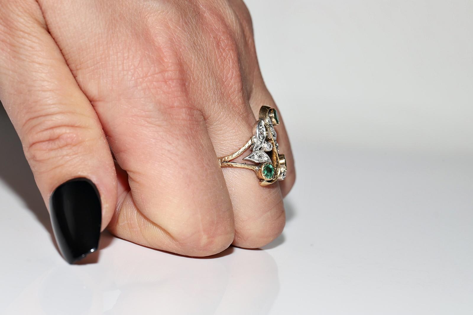 Art Nouveau Circa 1900s 18k Gold Top Silber Natürlicher Diamant und Smaragd Ring (Brillantschliff) im Angebot