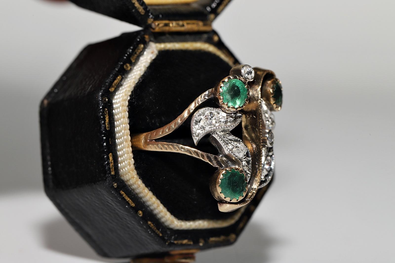 Art Nouveau Circa 1900s 18k Gold Top Silber Natürlicher Diamant und Smaragd Ring im Angebot 1