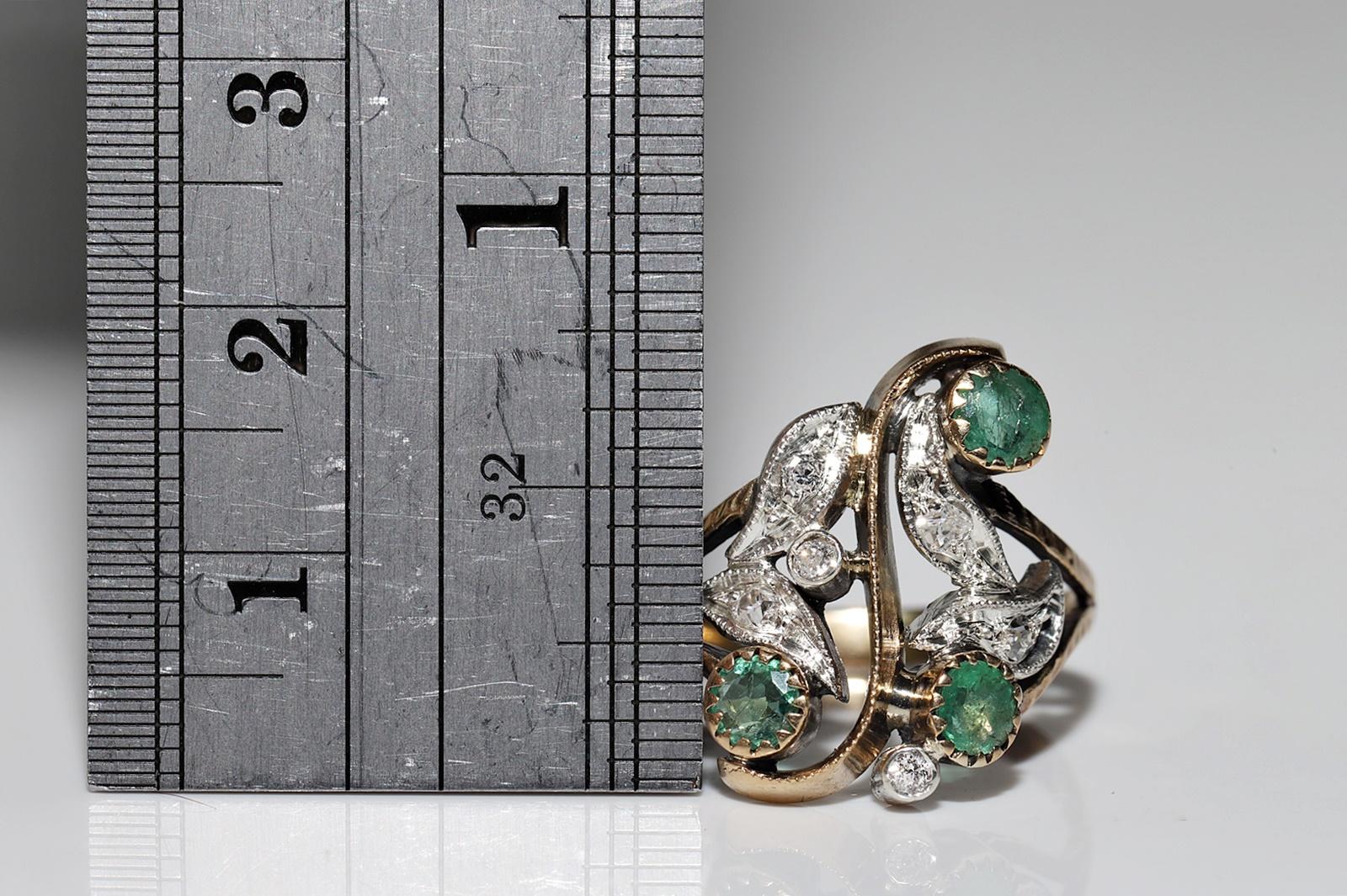 Art Nouveau Circa 1900s 18k Gold Top Silber Natürlicher Diamant und Smaragd Ring im Angebot 3