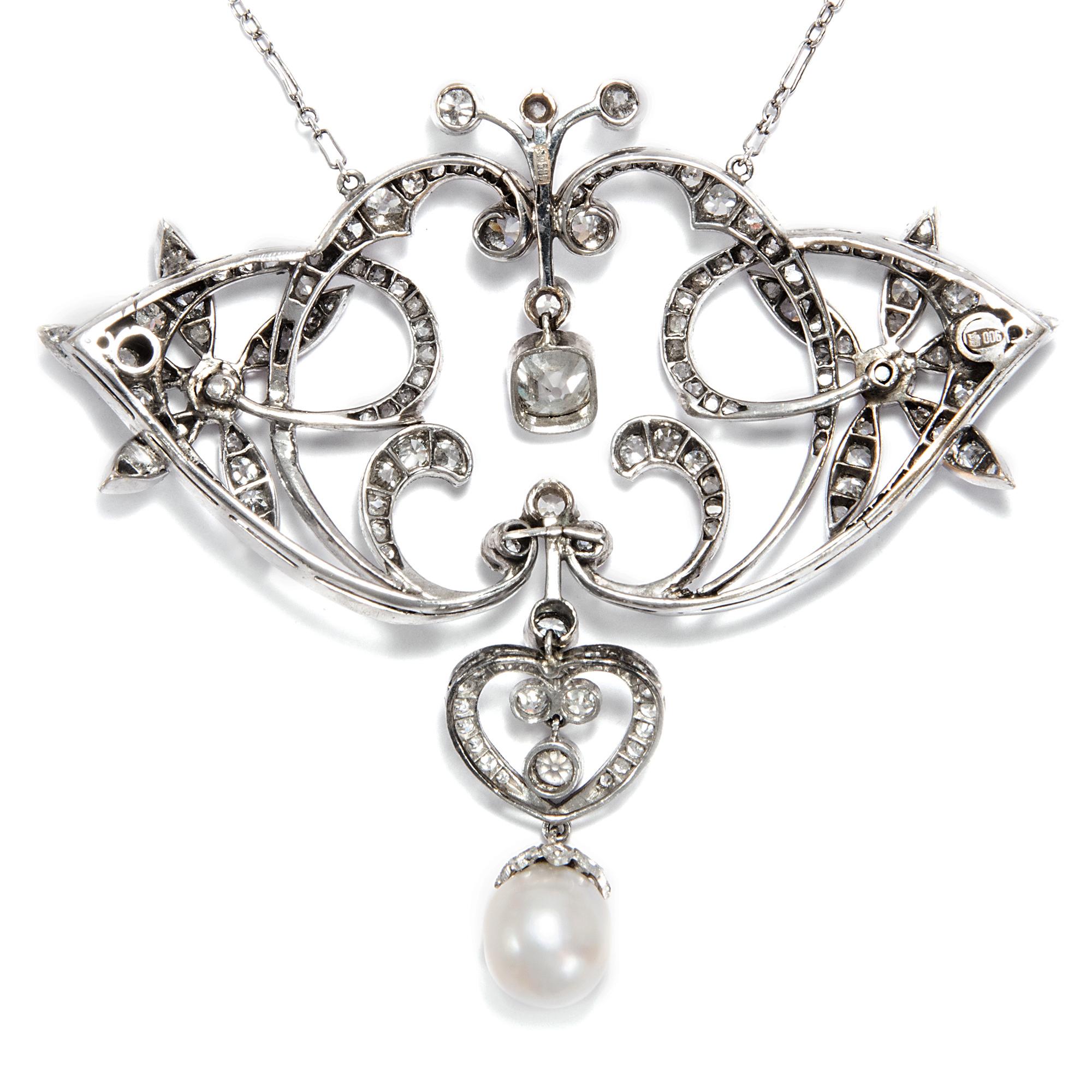 Art Nouveau circa 1905, 5.7 Carat Diamond and Pearl Edwardian Pendant Necklace In Excellent Condition For Sale In Berlin, Berlin