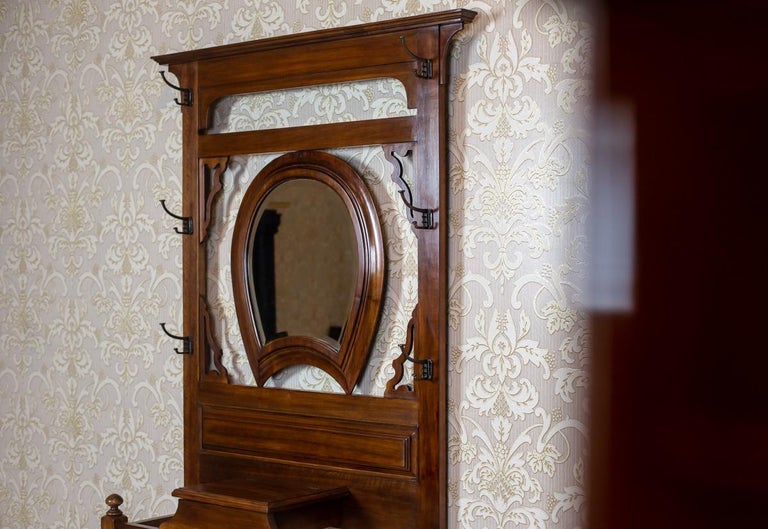 Art Nouveau Closet from the Early 20th Century In Good Condition For Sale In Opole, PL