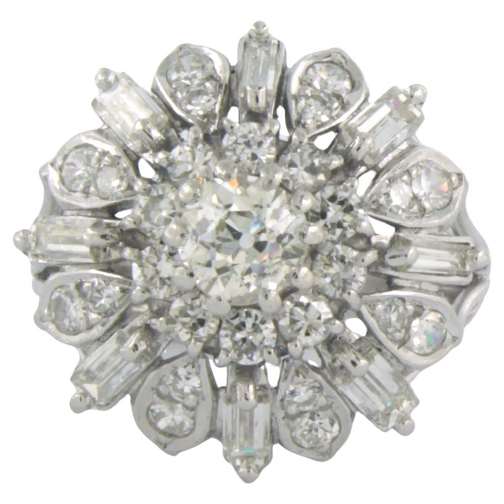 ART Nouveau - Cluster-Ring aus Platin mit Diamanten in Platin gefasst  im Angebot