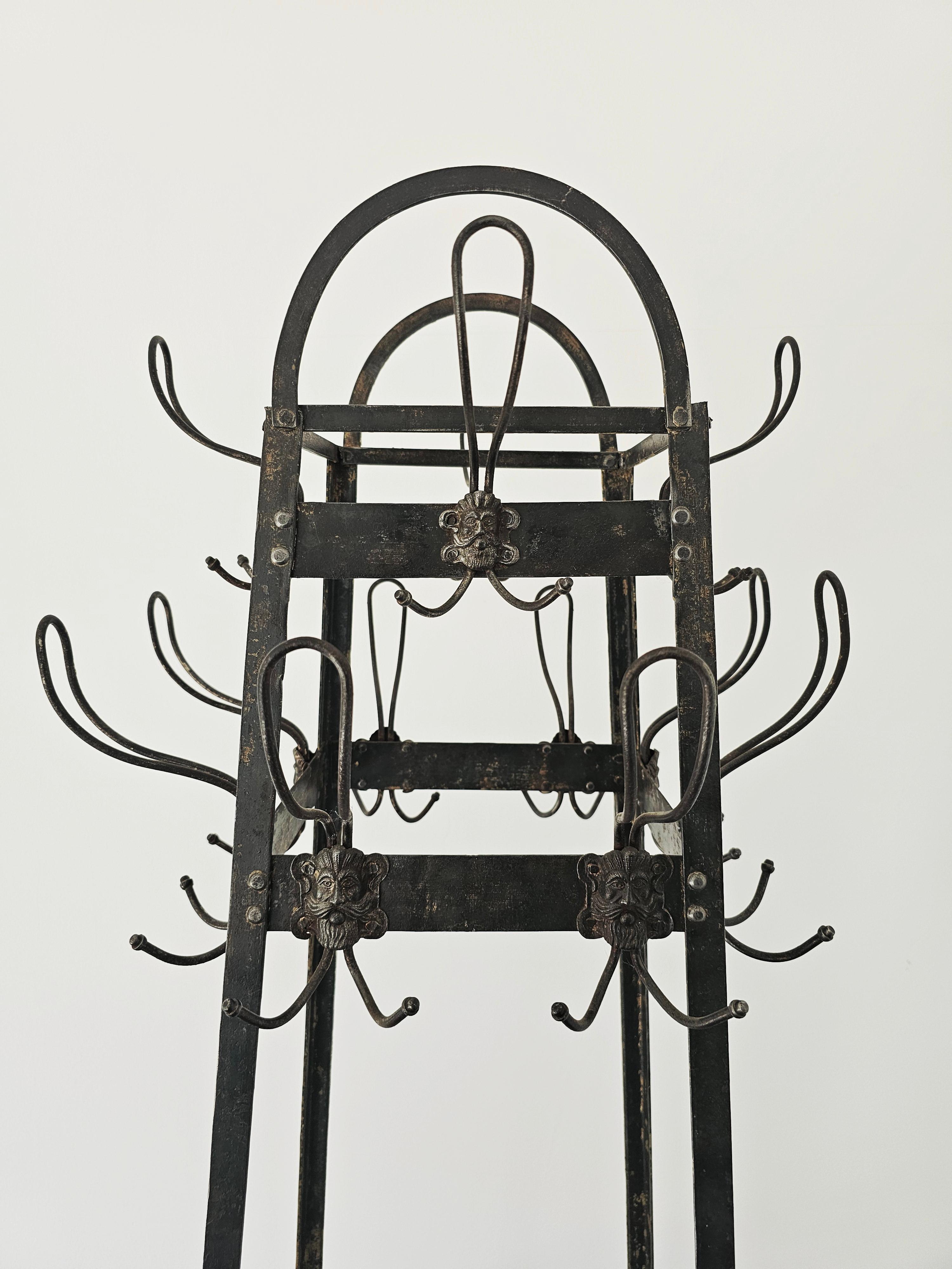 Appendiabiti Art Nouveau in ferro battuto // Francia 1910s in vendita 3