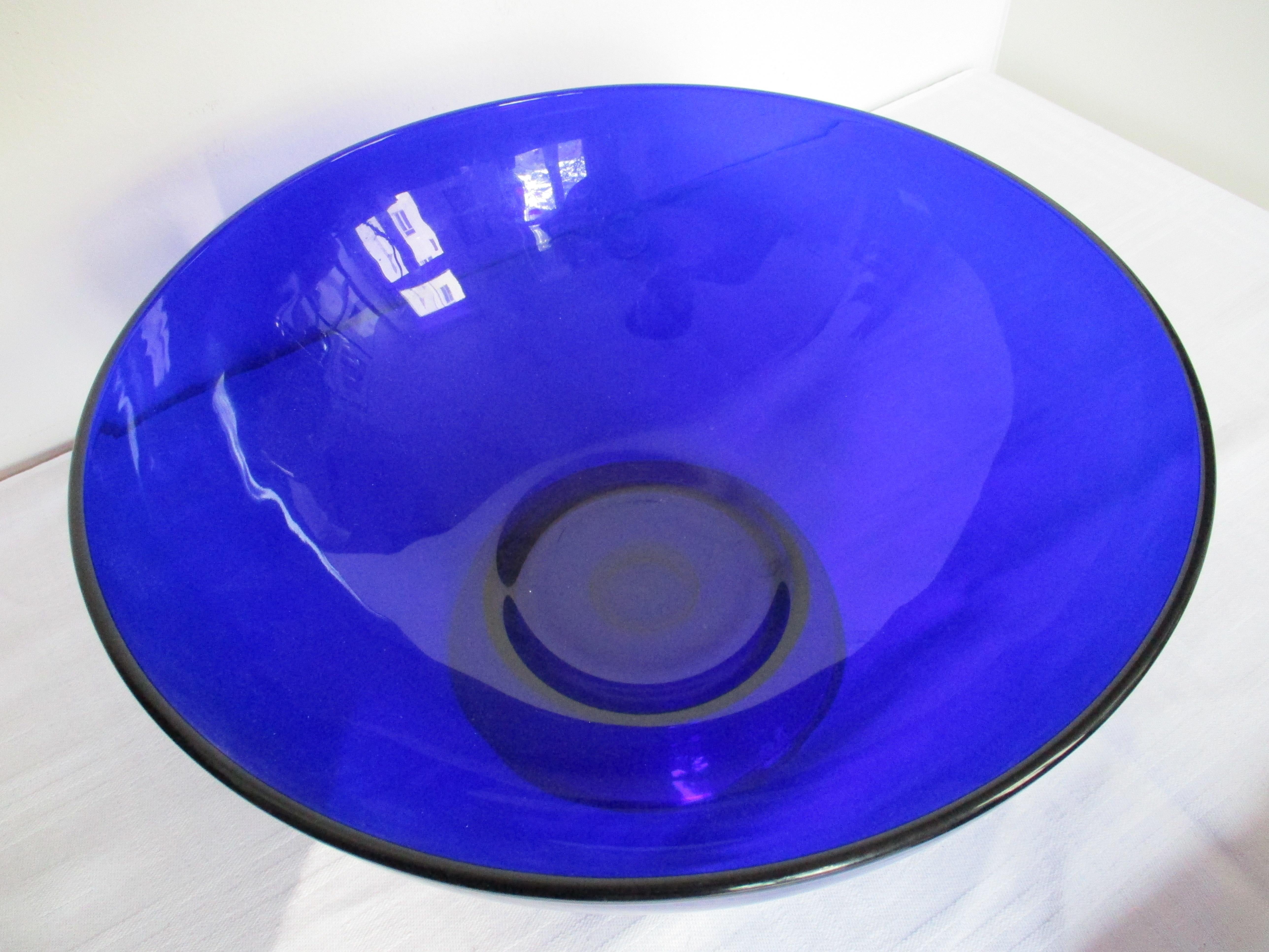 Beautiful cobalt blue bowl attributed to Josef Hoffmann and made by Lobmeyer in Vienna, Austria.
