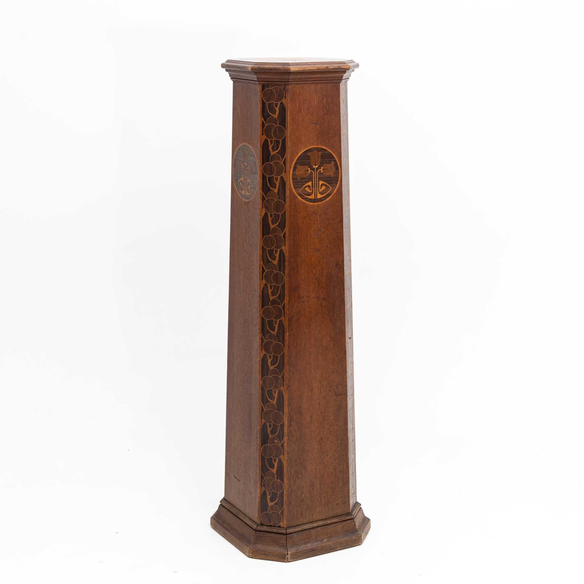 Wood Art Nouveau Pedestal, Probably Münchner Werkstätte, Early 20th Century