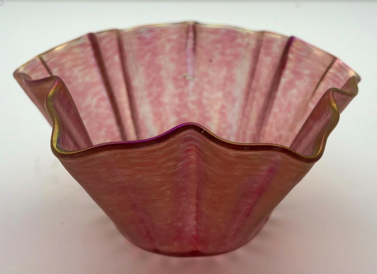 Art Nouveau Cookie Bowl iridescent glass by Pallme Konig & Hagel For Sale 1