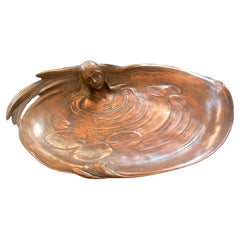 Jugendstil-Kupferschale im Jugendstil, Nymphe im Wasser, 1910er Jahre nach Maurice Bouval, Deutschland