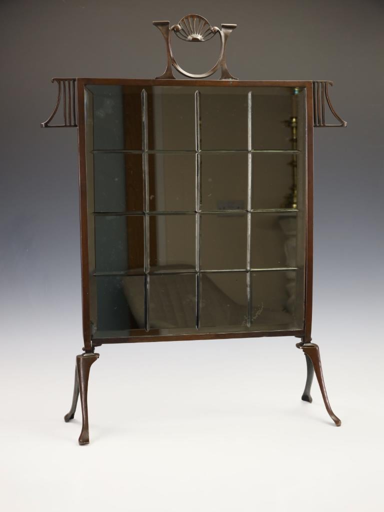 Art Nouveau Copper Firescreen with Bevelled Mirror Panel, c. 1900
An Exceptionally Fine Example of Arts & Crafts Influence
We are delighted to offer this truly exceptional and Art Nouveau Firescreen (Fireguard), distinguished by its construction in