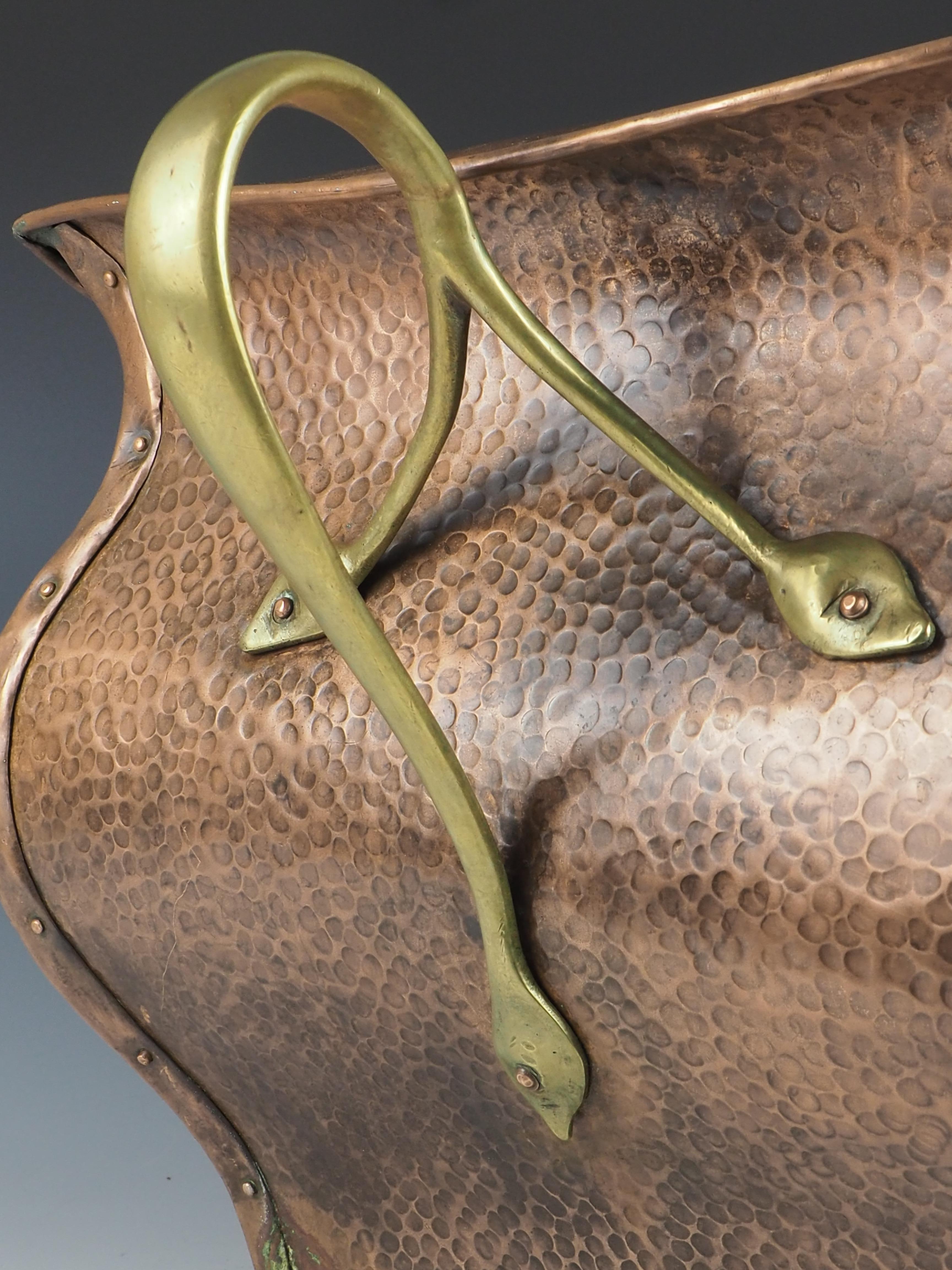 Art Nouveau Copper Planter / Jardinere / Fireside Bucket For Sale 3