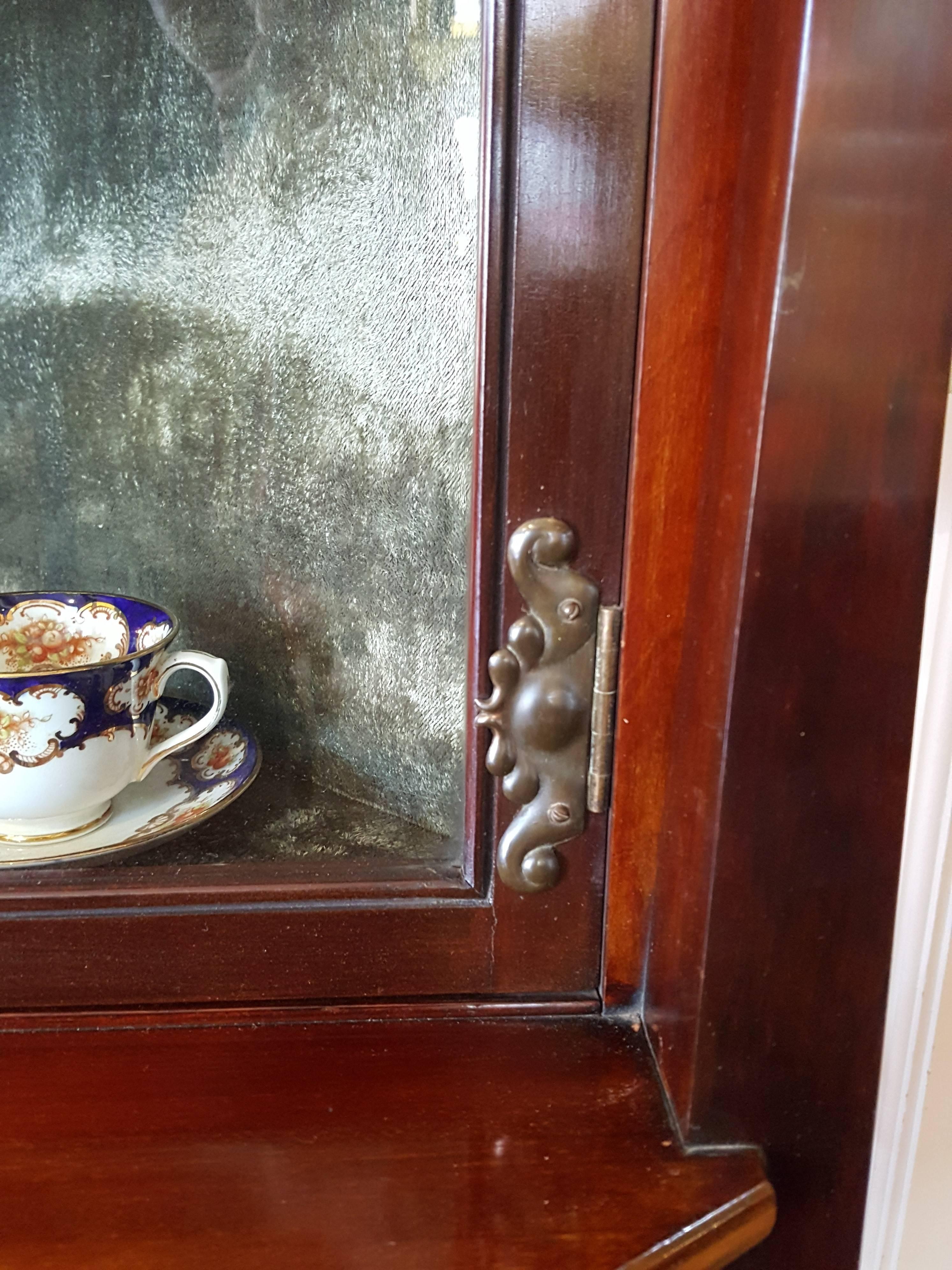 Art Nouveau Corner Display Cabinet In Excellent Condition In Altrincham, Cheshire