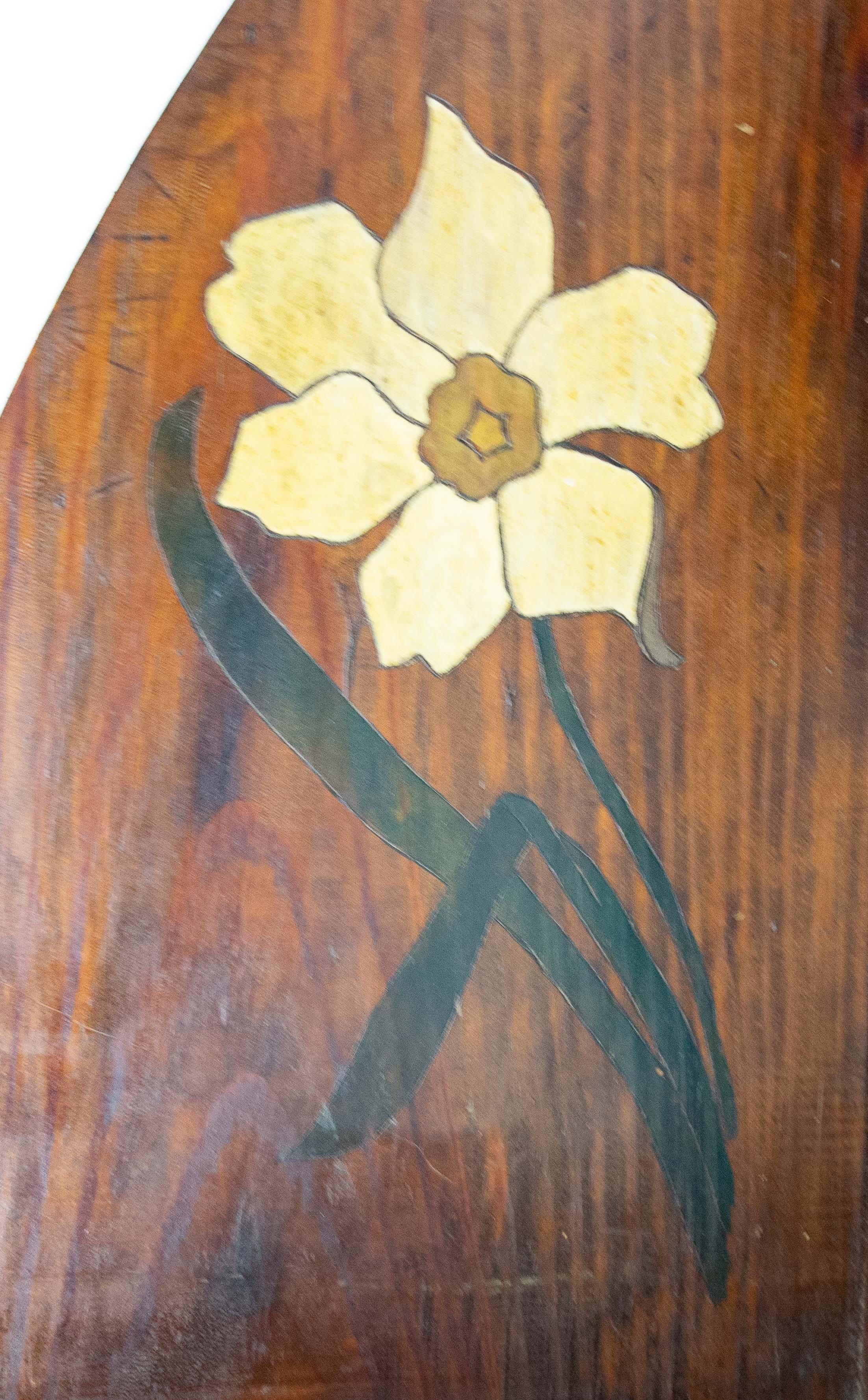 Art Nouveau Corner Shelf with Painted Flowers, French, circa 1920 For Sale 4