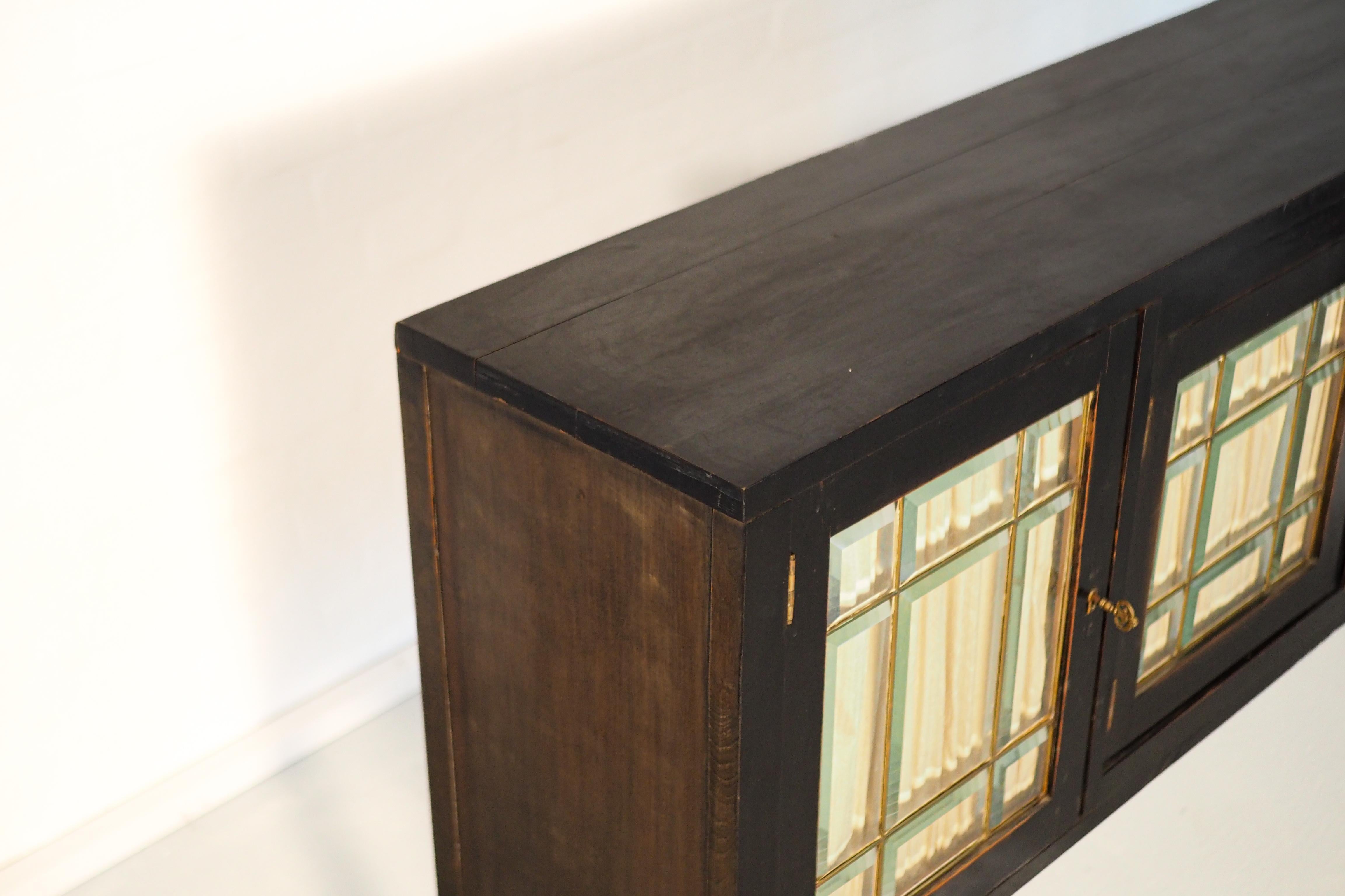 Credenza Art Nouveau con dettagli in ottone in vendita 3