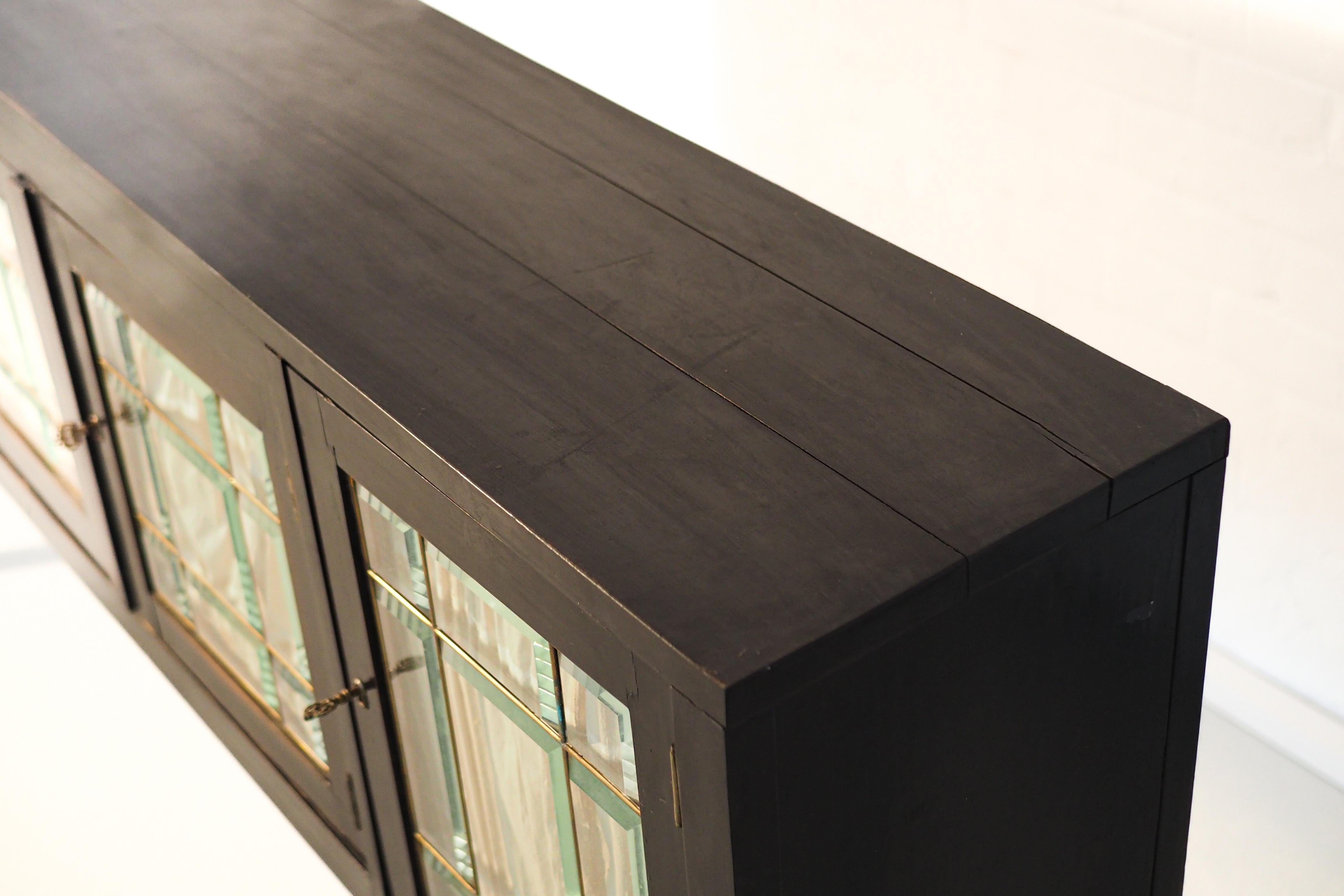 Credenza Art Nouveau con dettagli in ottone in vendita 2