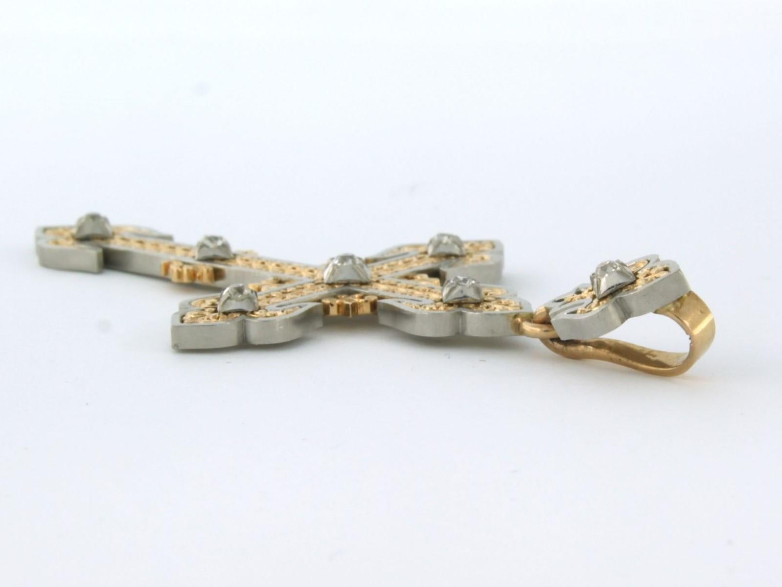 Pendentif croix ART NOUVEAU serti de diamants taille ancienne de 0,40 carat et or 18 carats Pour femmes en vente