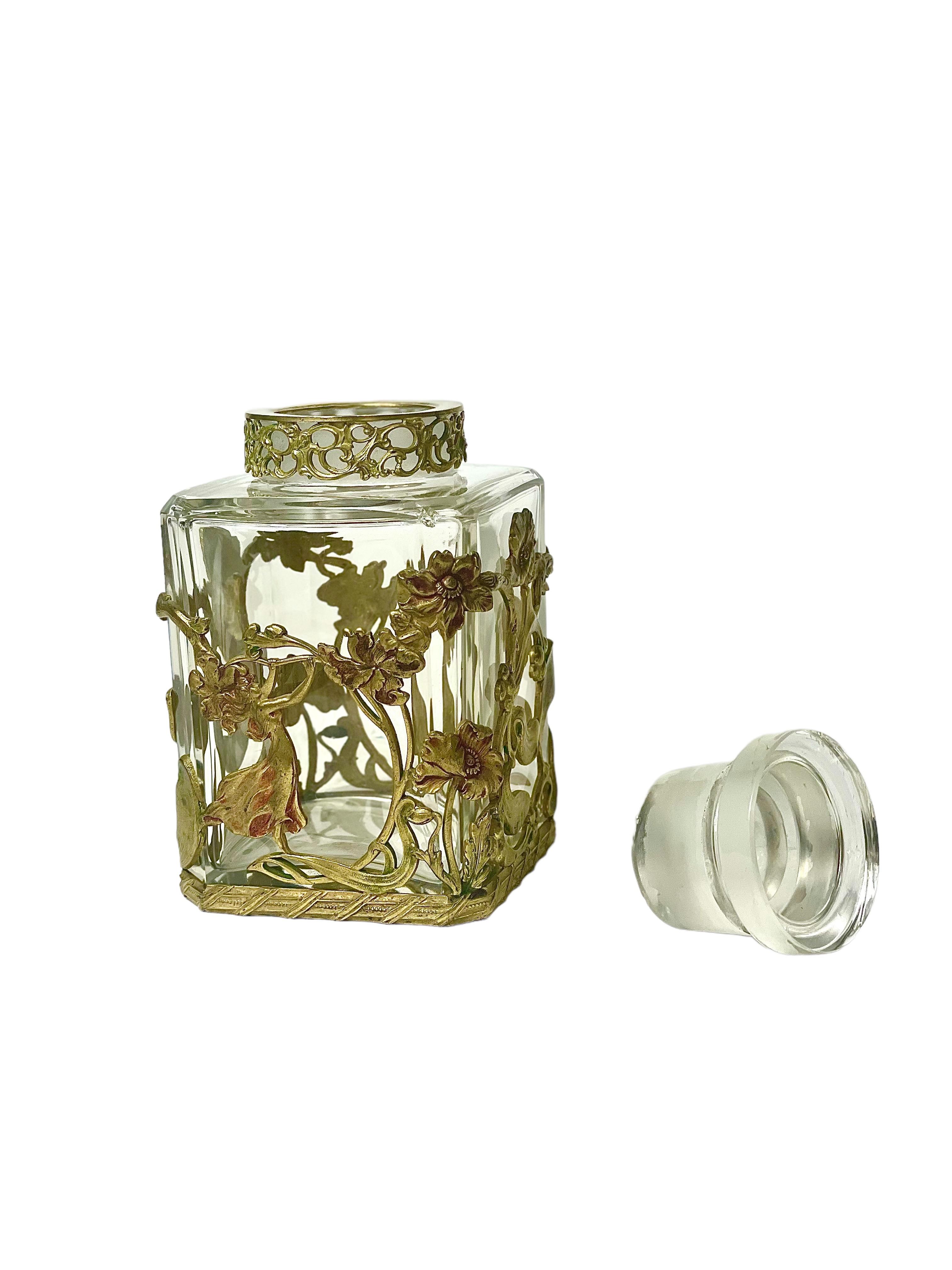 Jugendstilflasche aus Kristall und vergoldetem Messing mit Stopper aus dem 19. Jahrhundert (Empire) im Angebot