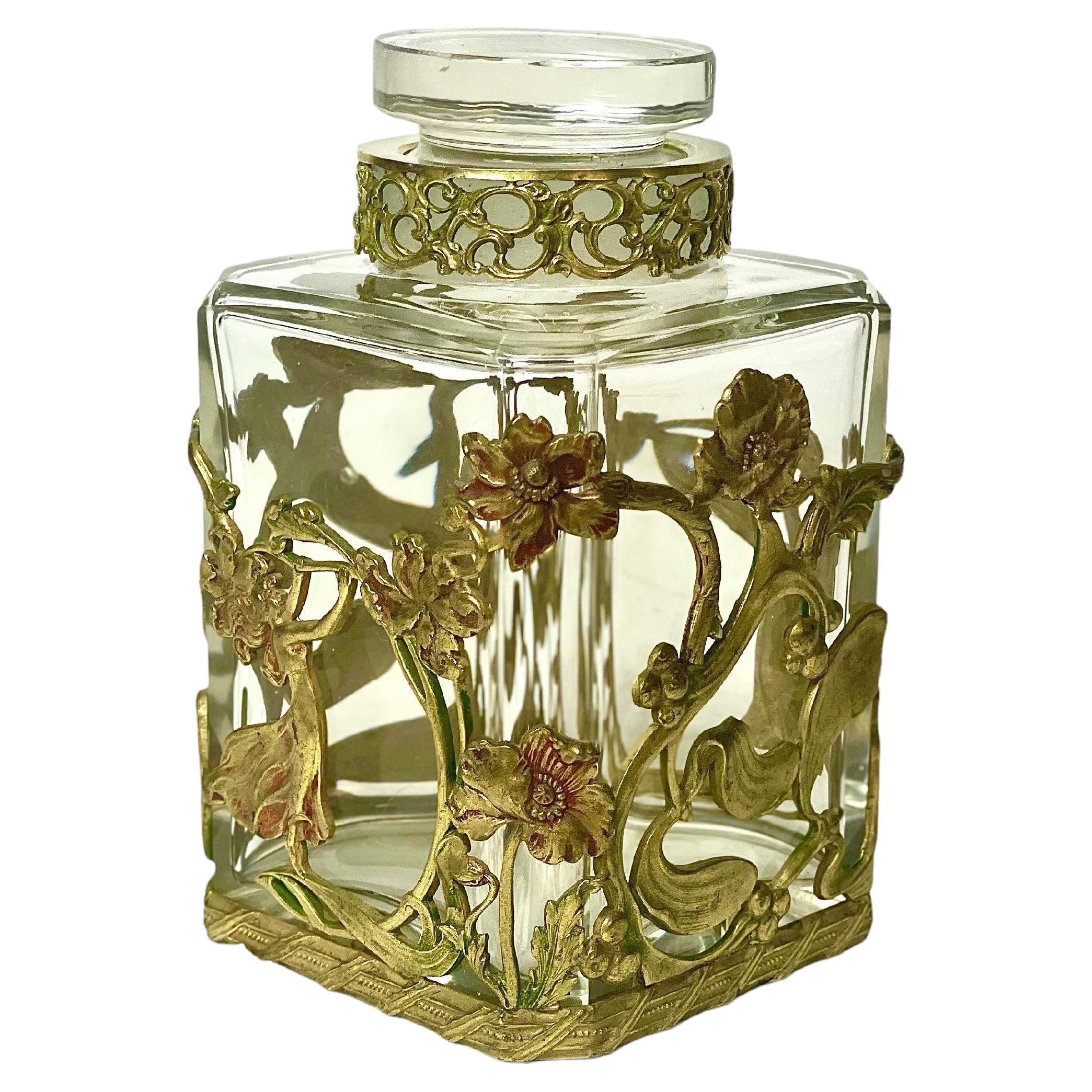 Bouteille Art Nouveau en cristal et laiton doré avec bouchon 19ème siècle