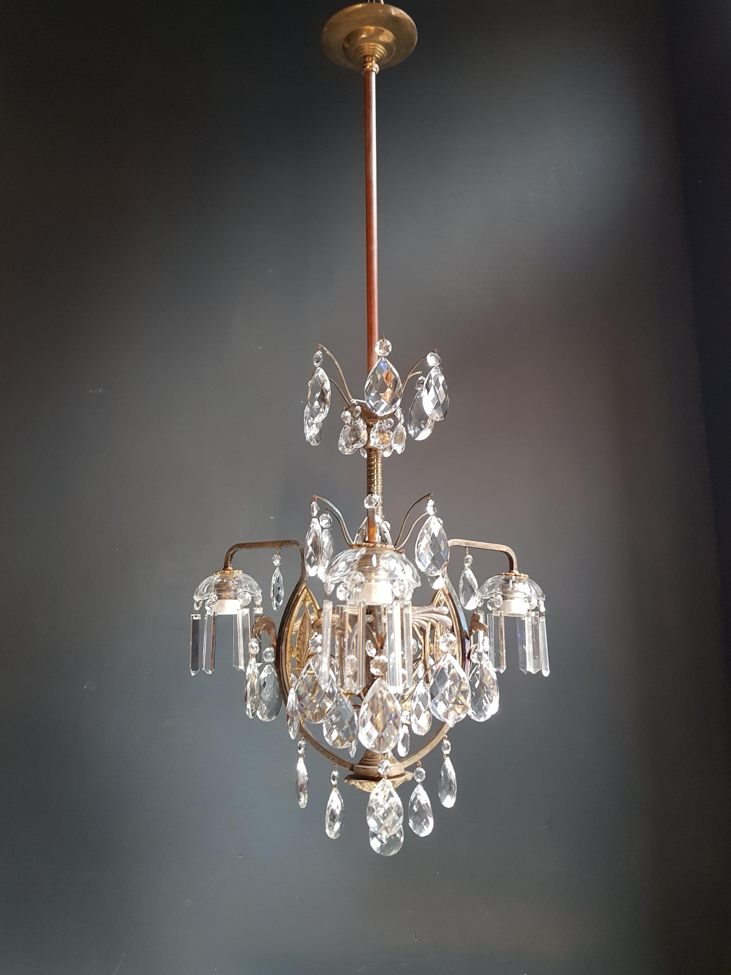 Elegant Art Nouveau Crystal Chandelier - A Rare Ceiling Lamp of Exquisite Craftsmanship

Introducing an exquisite Art Nouveau crystal chandelier, a true rarity that exudes elegance and charm. This vintage gem has been lovingly restored with