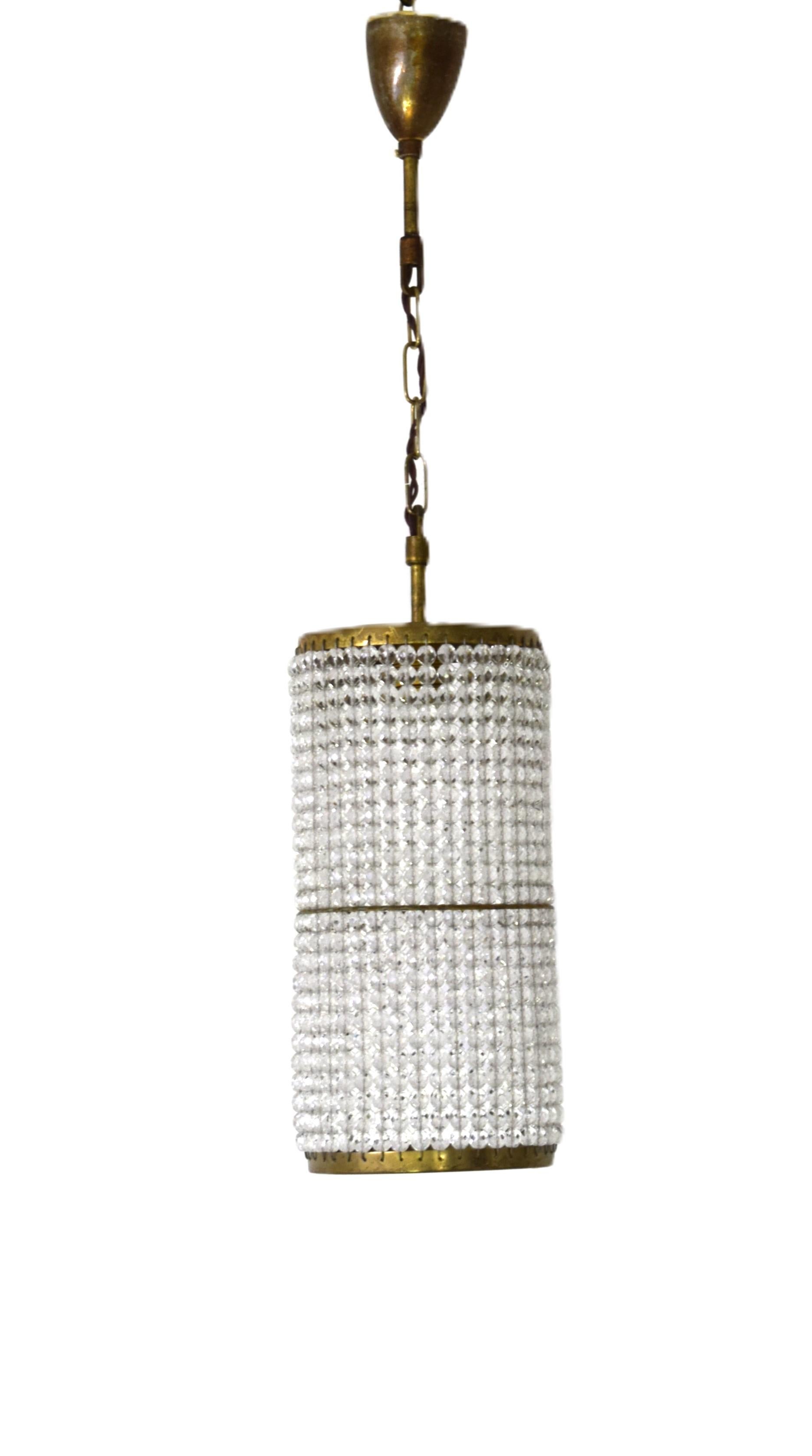 Lampada da soffitto cilindrica in cristallo al piombo.
Il design ricorda Josef Hoffmann e la Wiener Werkstätte.
1 presa E27
Altezza del corpo in vetro: 33 cm