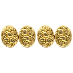 Art Nouveau Cufflinks in 18 Carat Gold with a Scroll Design, English, circa 1890
