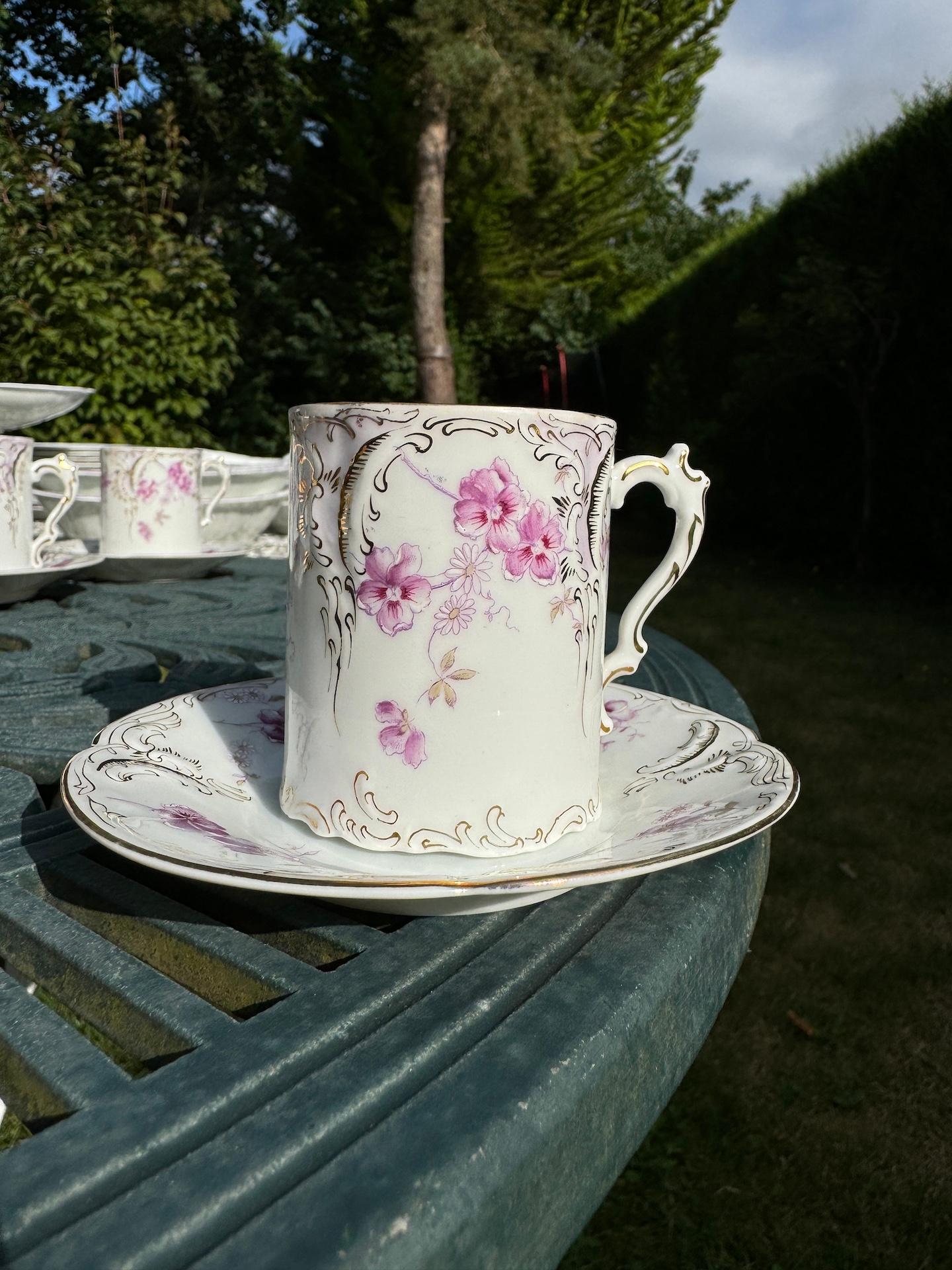 Art Nouveau Taza Platillo Pintado a Mano Oro Púrpura Blanco Porcelana by Rosenthal Alemán