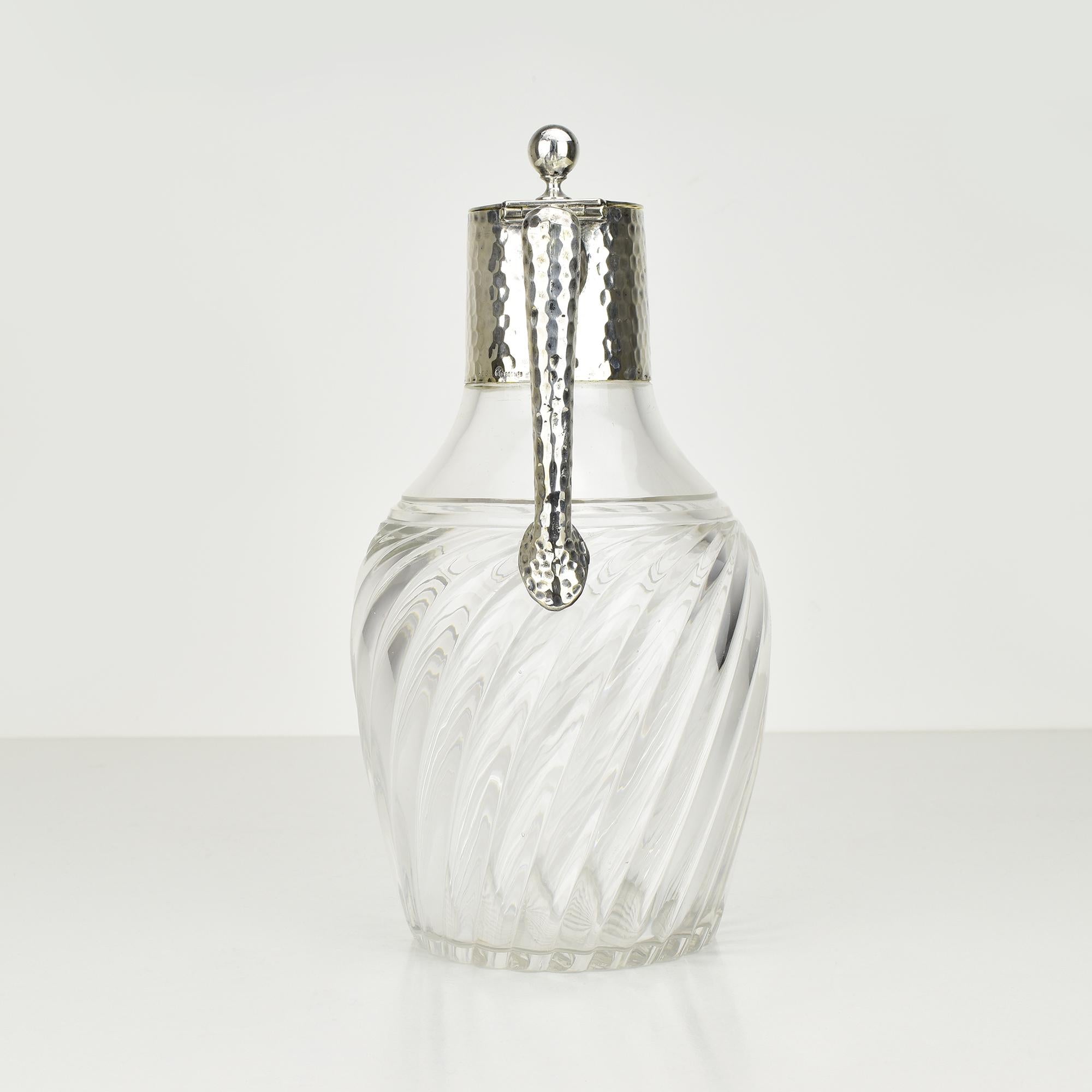 Decantador de cristal tallado Art Nouveau Montaje en plata martillada a mano Wilhelm Binder Alemán en venta