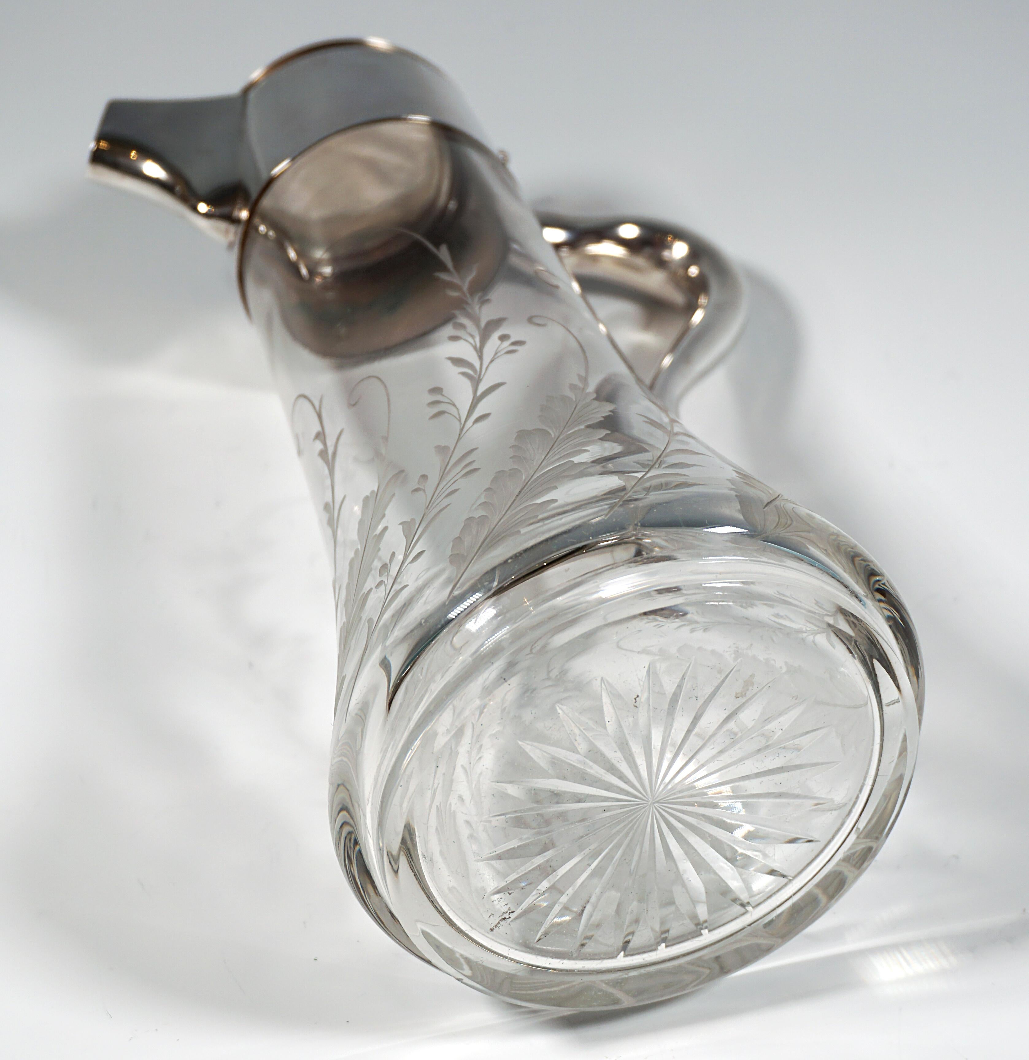 Jarra de vidrio tallado Art Nouveau con montura de plata, por Robert Macher, Viena 1900 en Bueno estado para la venta en Vienna, AT