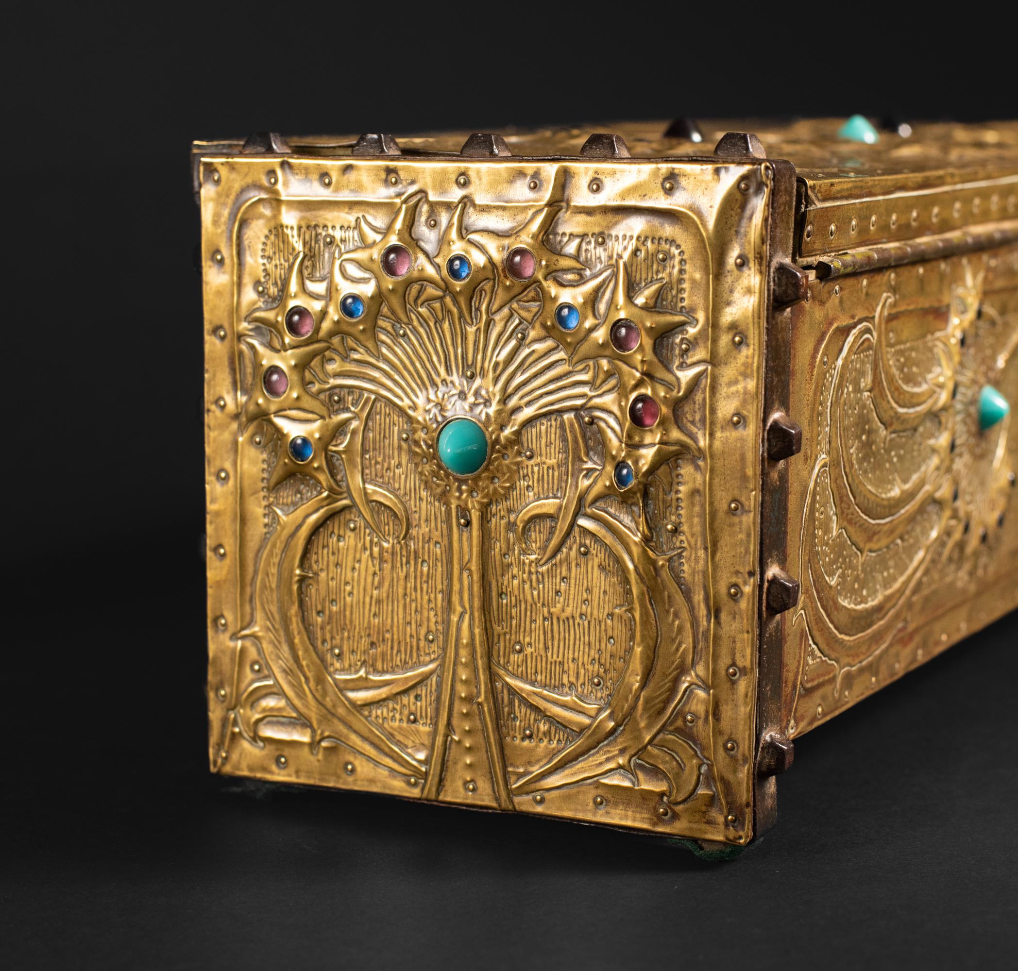 Glass Art Nouveau Dandelion Repoussé Box by Alfred Daguet For Sale