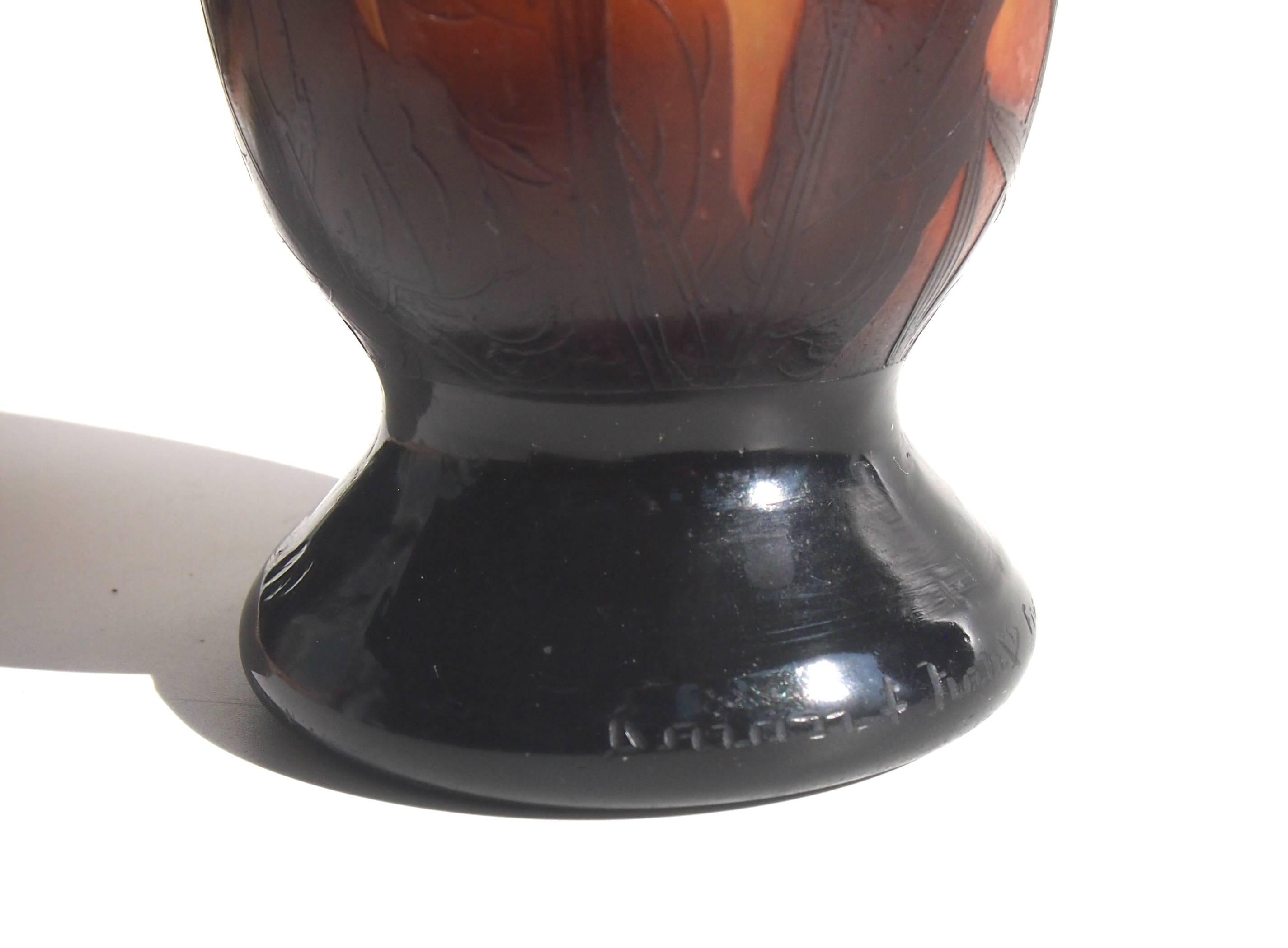 Art Glass French Art Nouveau Daum Cameo and Carved Glass Nicotiana Vase For Sale